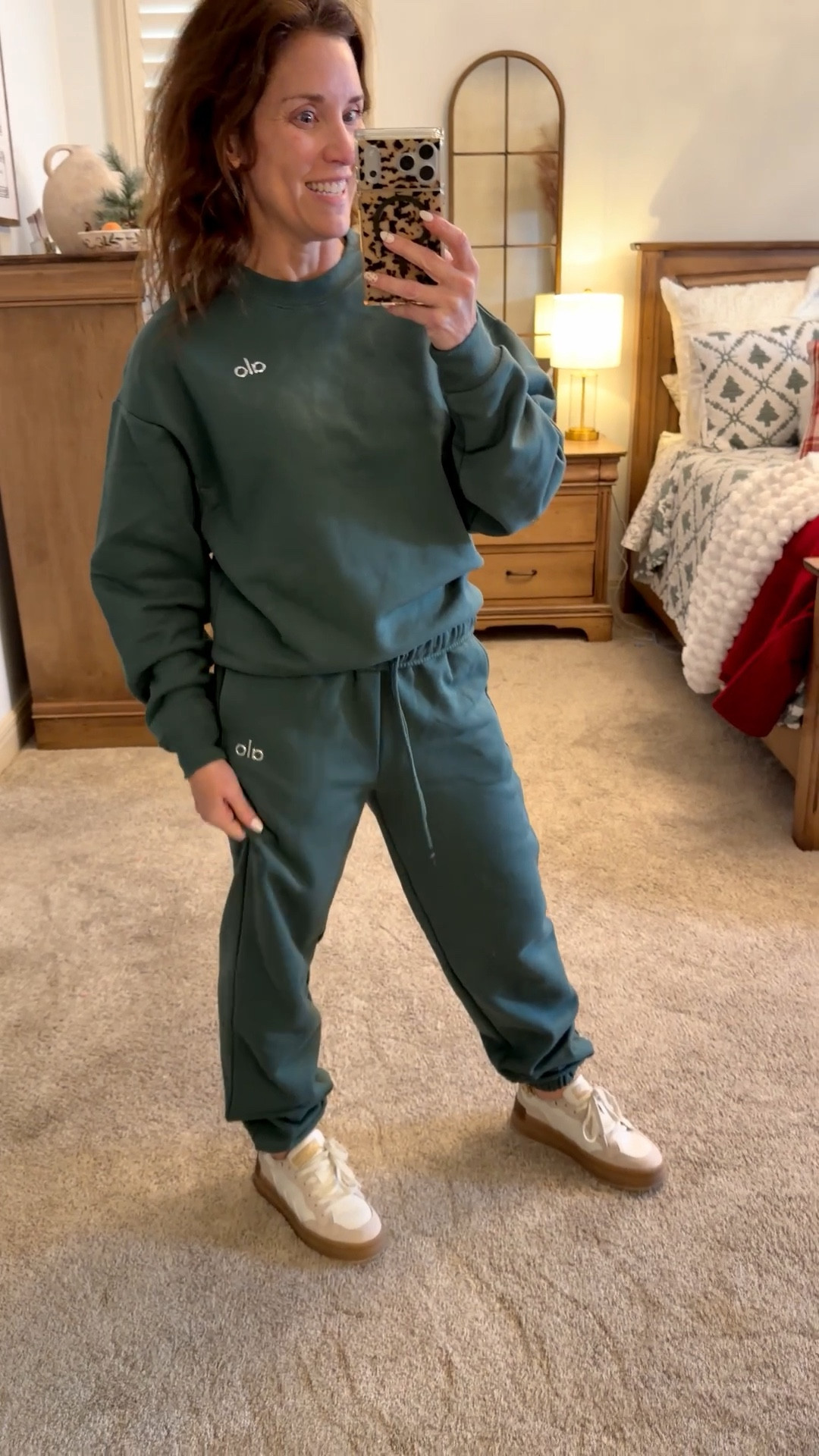 Loving this accolade 2 piece Alo set in green 
Wearing an XS Oversized fit 

Paired with Yellow Box Tennis Shoes

#LTKGiftGuide #LTKOver40 #LTKActive