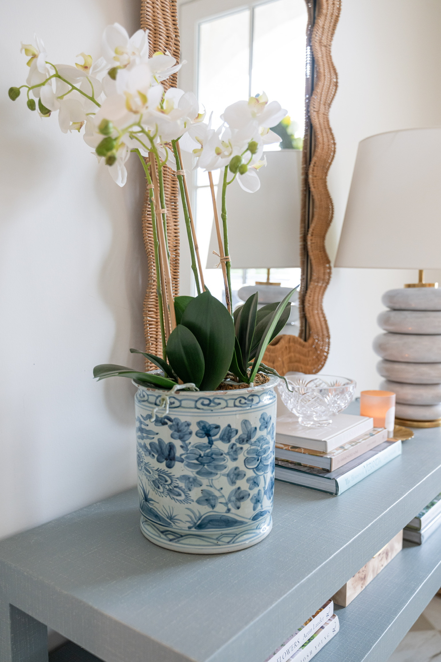 Christina worked with Aryn from Oyster Creek Studio's virtual interior design service do curate a beautiful entry way for her new home. 

 #LTKHome