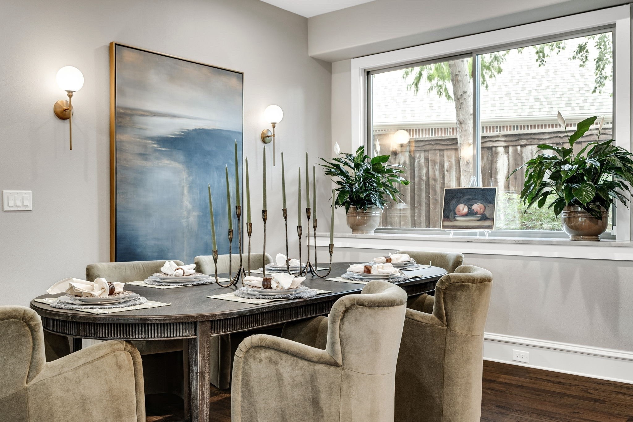 ✨ Warm, cozy, and perfectly modern traditional ✨
This dining room brings together timeless charm with a fresh, updated feel — the kind of space that makes every meal feel special. 🍷
Get the look on my LTK now and take advantage of the @wayfair Way Day sale happening right now! Don’t miss these amazing deals! 🛋️

#Wayfair #WayDay #DiningRoomDecor #HomeInspo #ModernTraditional #LTKHome #LTKSale #CozyHomeVibes #HomeStyling