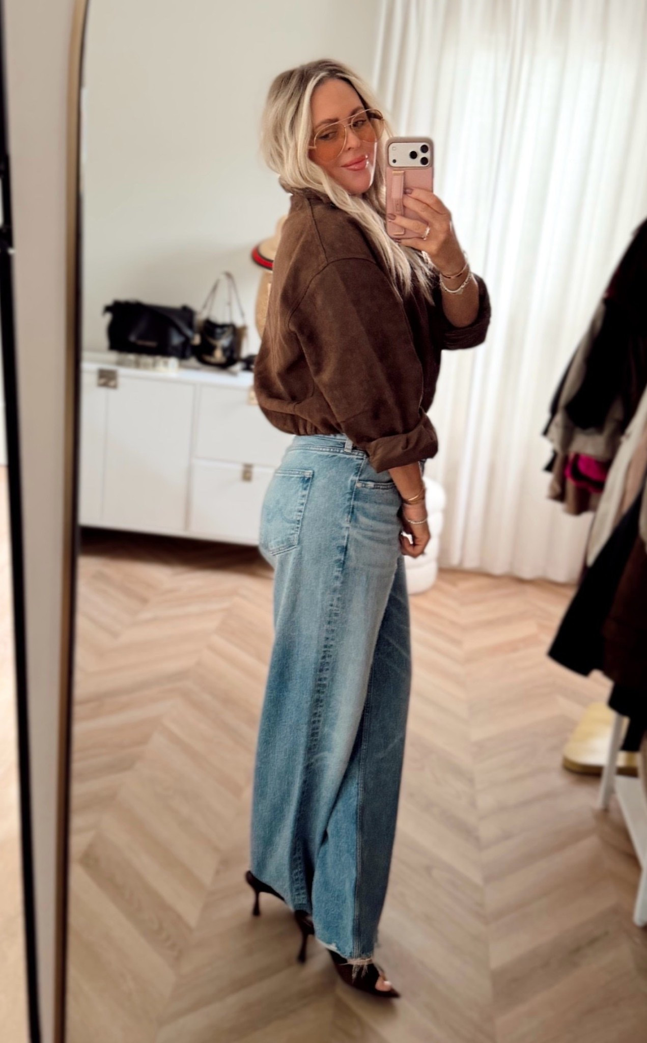 Another must grab this faux suede bomber 🤏🏼🤏🏼🤏🏼🤎🤎🤎! 3 colors- I’m in small. 
OBSESSED! Feels like a sweatshirt on! 

Fall style, jacket. Fall top. Suede jacket. Brown. Baggy jeans.

#LTKootd #LTKSeasonal #LTKWorkwear