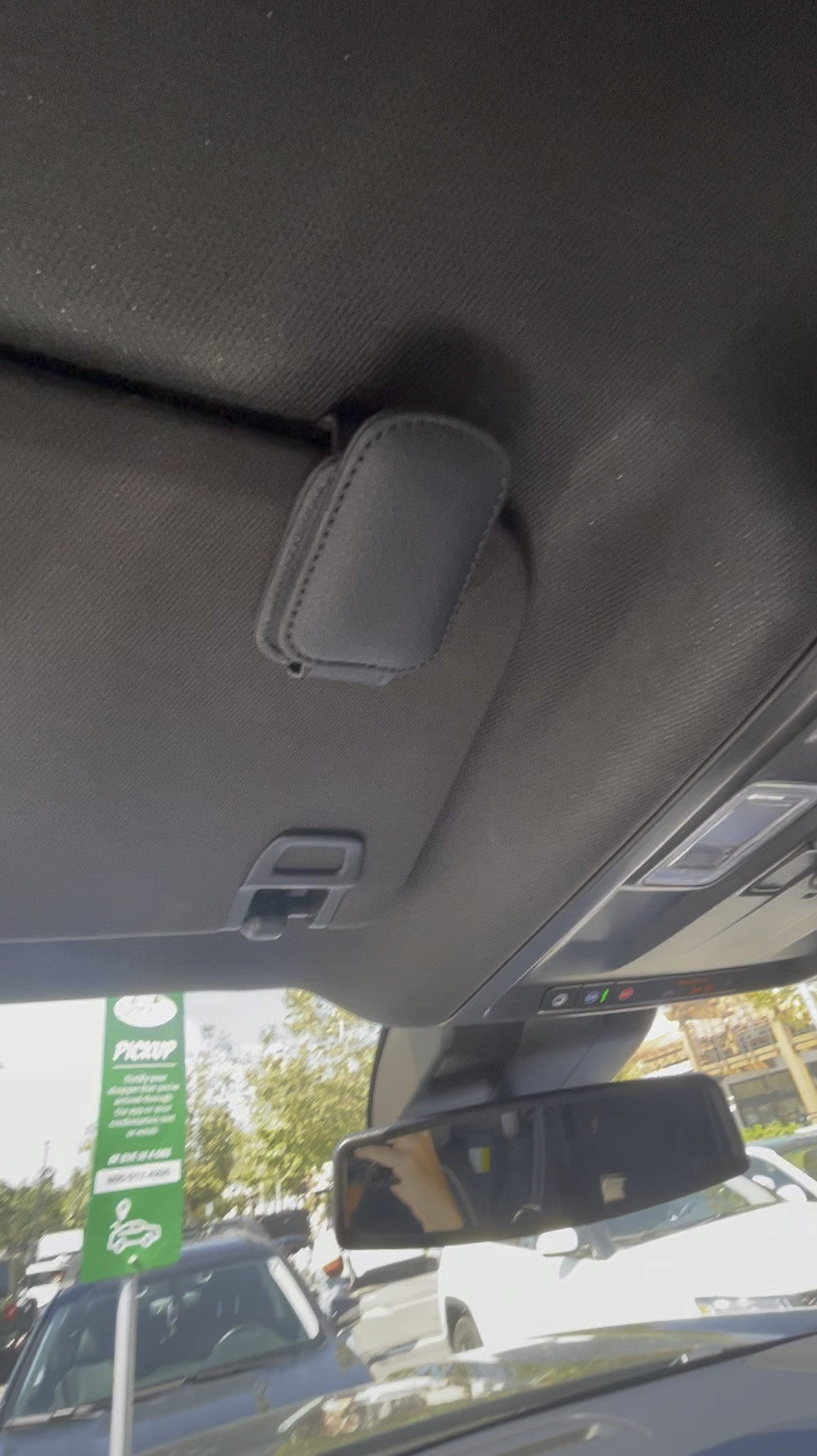 Love me a good organizational item!! 👏🏼 

Amazon find 
Car organization 
Sunglasses holder 
Car sunglass holder 

#LTKFindsUnder50 #LTKFamily #LTKTravel