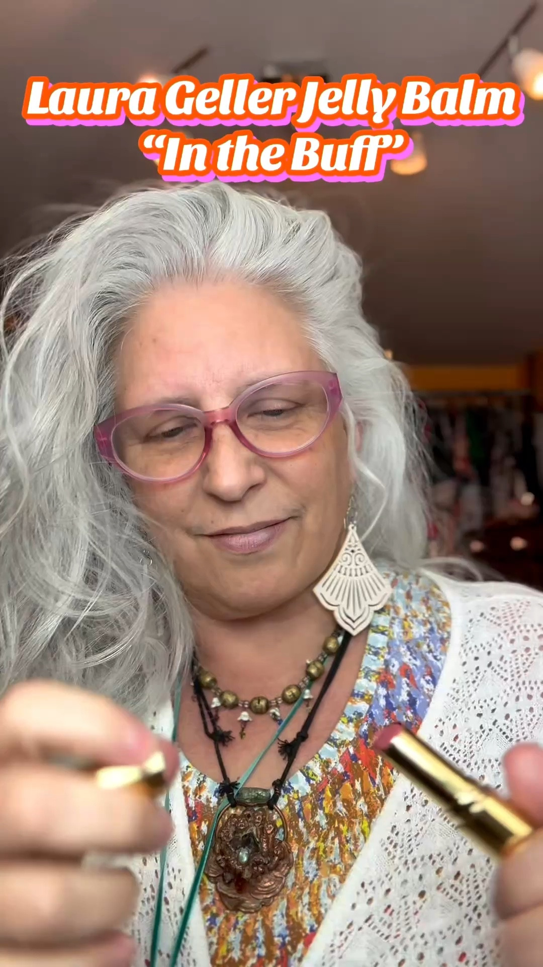 Makes you wonder 💭 🤔 

…what she’s smiling about? 🤫 

😉 

#PinkLipstick #LipBalm
#LauraGellerBeauty #LauraGellerAmbassadors #JellyBalmOnTheGo

