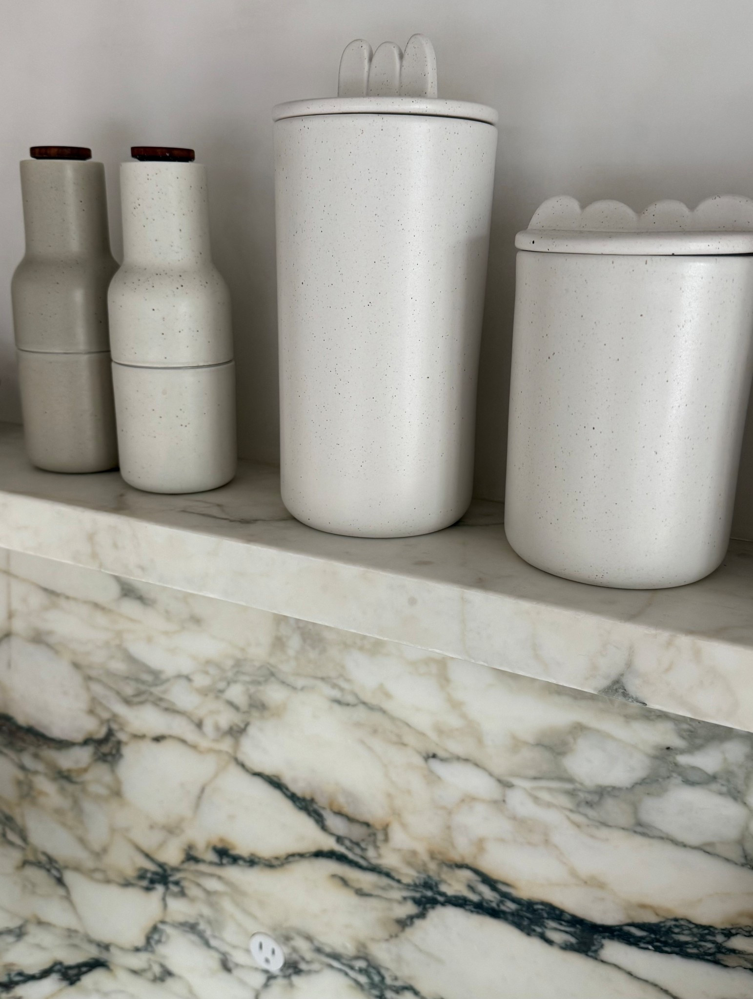 Organic Modern Kitchen Home Decor 🫶🏼

Kitchen Decor | Salt and Pepper Grinders | Salt and Pepper Shakers | Marble Kitchen | Kitchen Marble Countertops | Kitchen Canisters | Neutral Kitchen Decor | Lulu and Georgia | Sarah Sherman Samuel | 

#LTKStyleTip #LTKHome #LTKFindsUnder100