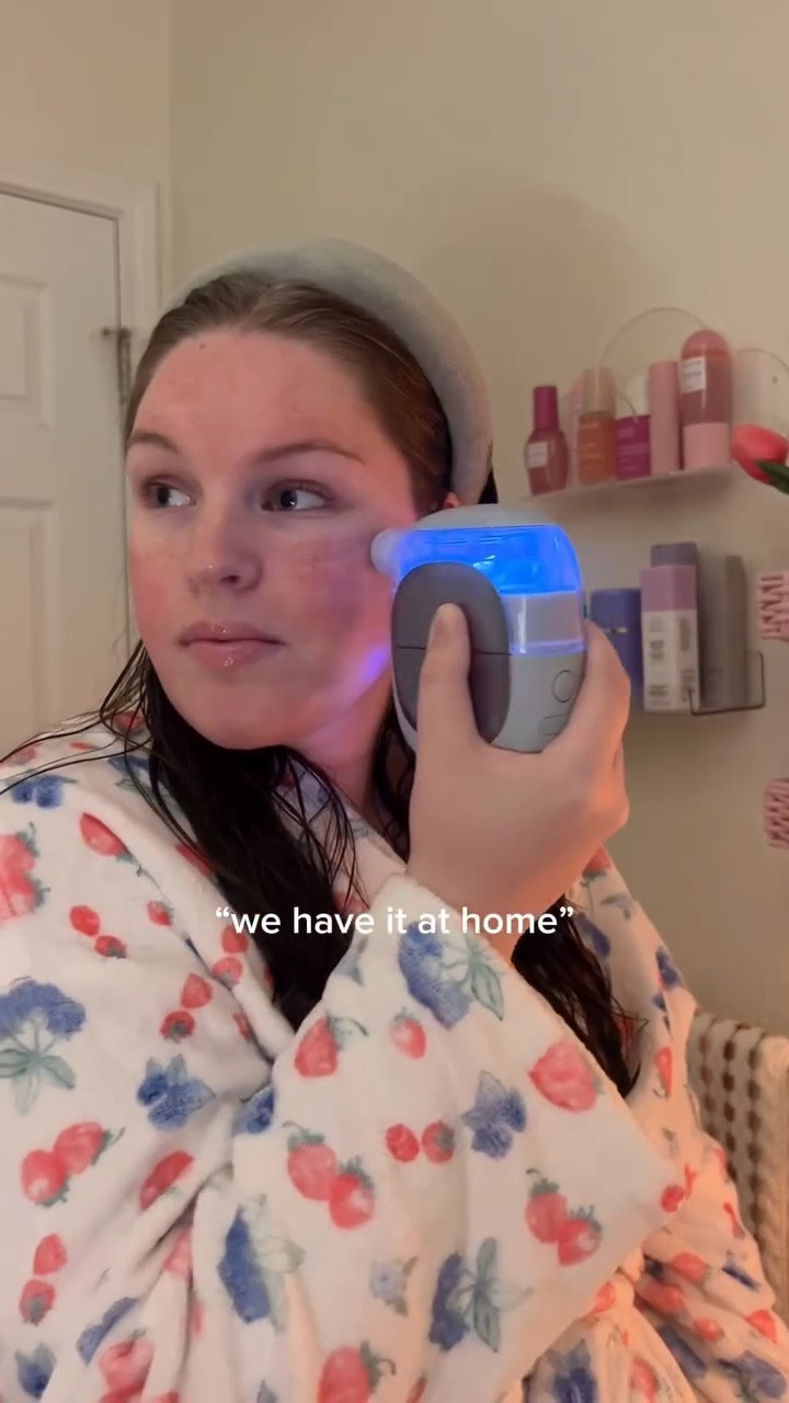 at home facials thanks to Shark Beauty

Truly, I am so impressed with the Shark FacialPro Glow ✨ it was super gentle on my face and still sucked ALLL the gunk out! The hot and cold de-puffing modes really made me feel like I was at the spa 🧖‍♀️

#ZfluencexSharkBeauty  #GiftedBySharkBeauty #SharkFacialProGlow #athomefacial

#LTKHoliday #LTKGiftGuide #LTKCyberWeek