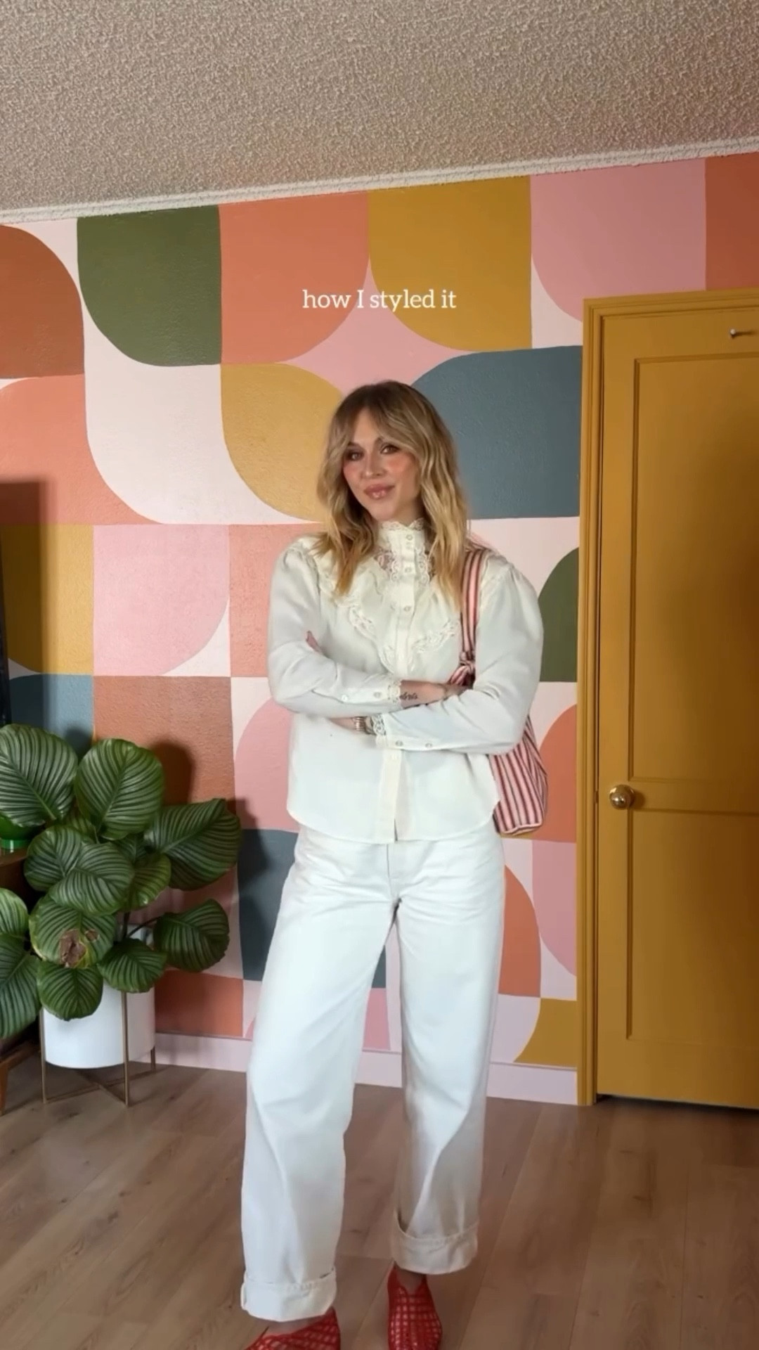 The thrift find of a lifetime 🤭 I’m so in love with these lace blouses for fall!! A closet staple ✨ linking similar + these target jeans which are so goooood!
#thriftedfashionfinds #thriftedthis #thriftedoutfit #vintagetop #allwhiteoutfit #falltransitionoutfit #falltransition #momstyleinspo #colorfulhome #maximaliststyle #momoutfit