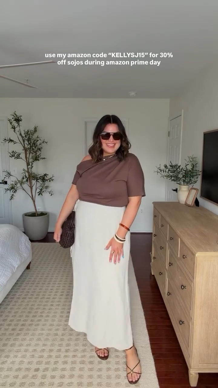 Midsize summer outfit! 
Bra + shapewear : xl 
Top + skirt : large 
Sandals : 10 

*use code KELLYSJ15 to save on Sojos sunglasses on Amazon

#LTKootd #LTKMidsize #LTKSeasonal
