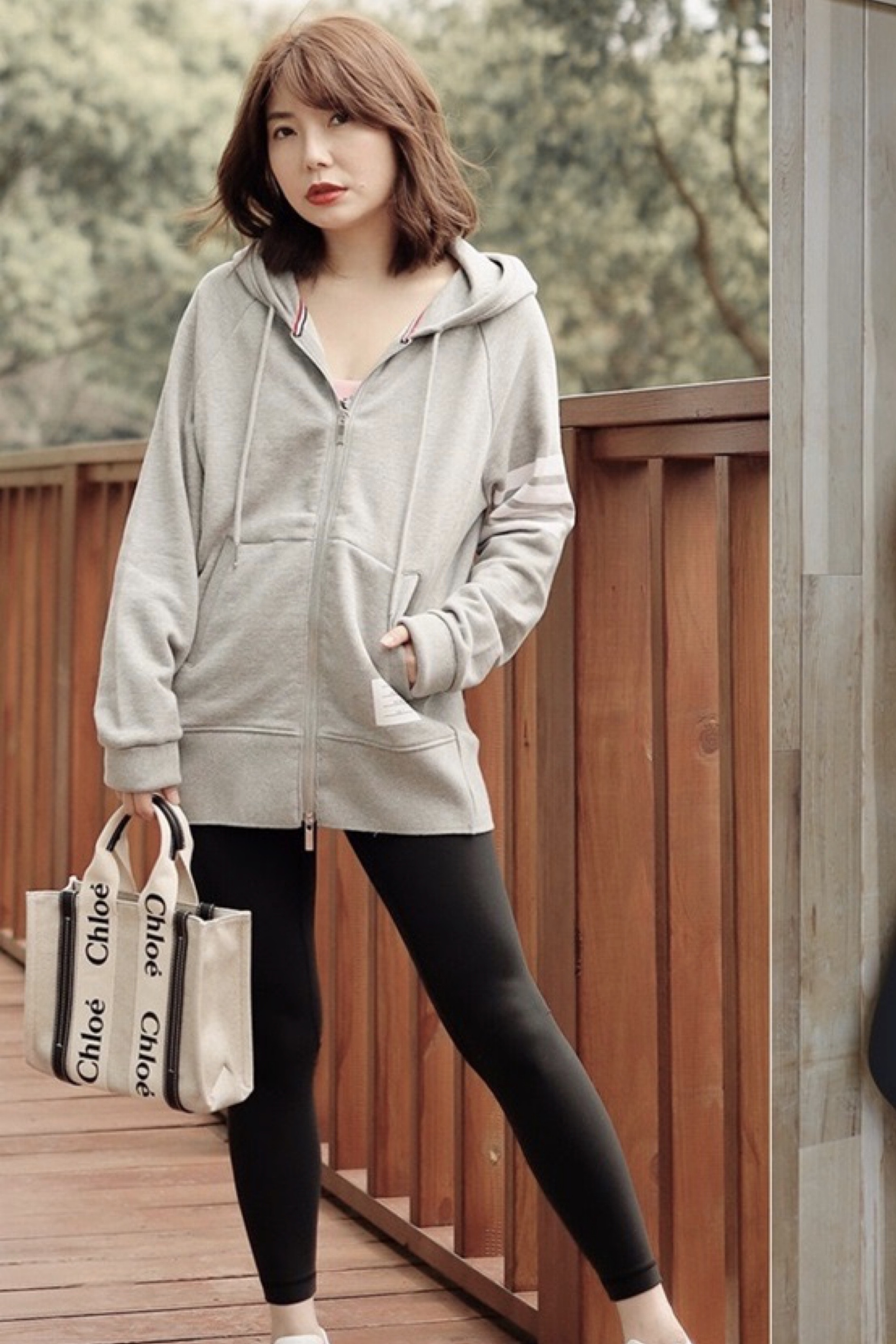 LULULEMON Align high-rise 28” track pants，Lululemon裸感的Align經典leggings可以滿額75折相當棒!! 我自己穿US2或是4都可以，真的很舒服，除了當legging穿最近我還會加襪子有層次感，會比裡面穿一件褲襪再加襪子舒服腳也不會太擠。彈性很好，孕期到30多周我都還在穿。
#LTKtaiwan #LTKasia

#LTKitbag #LTKstyletip