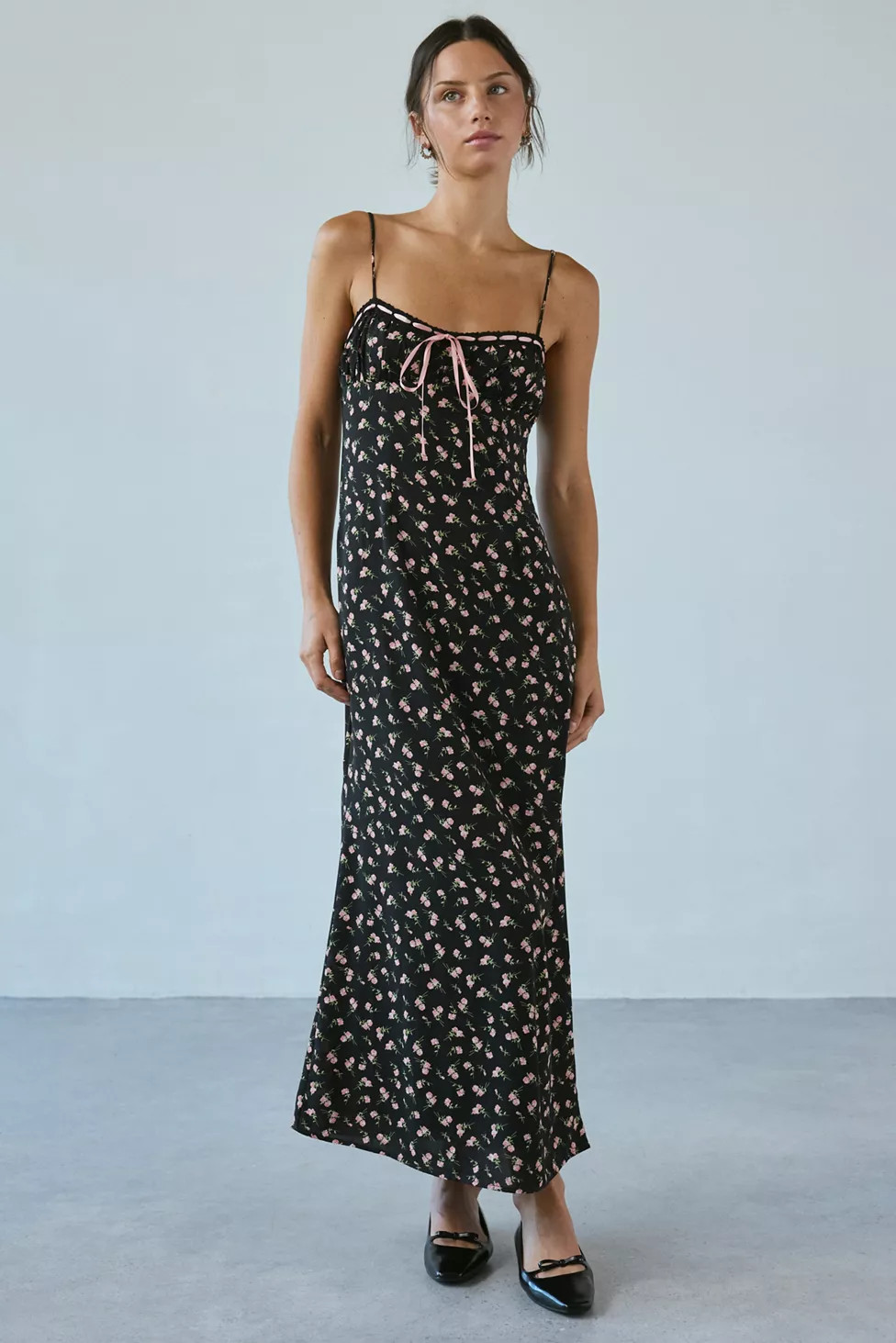 Kiss The Sky Stealing Beauty Floral Maxi Dress | Urban Outfitters (US and RoW)