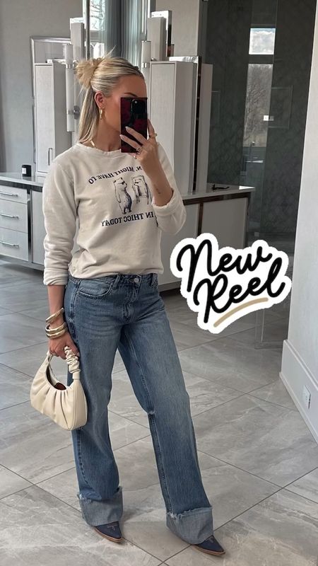 This shirt kills me 😂🤍 I linked this and the jeans! 

jeans l crewneck l comfy l bag l jean outfit