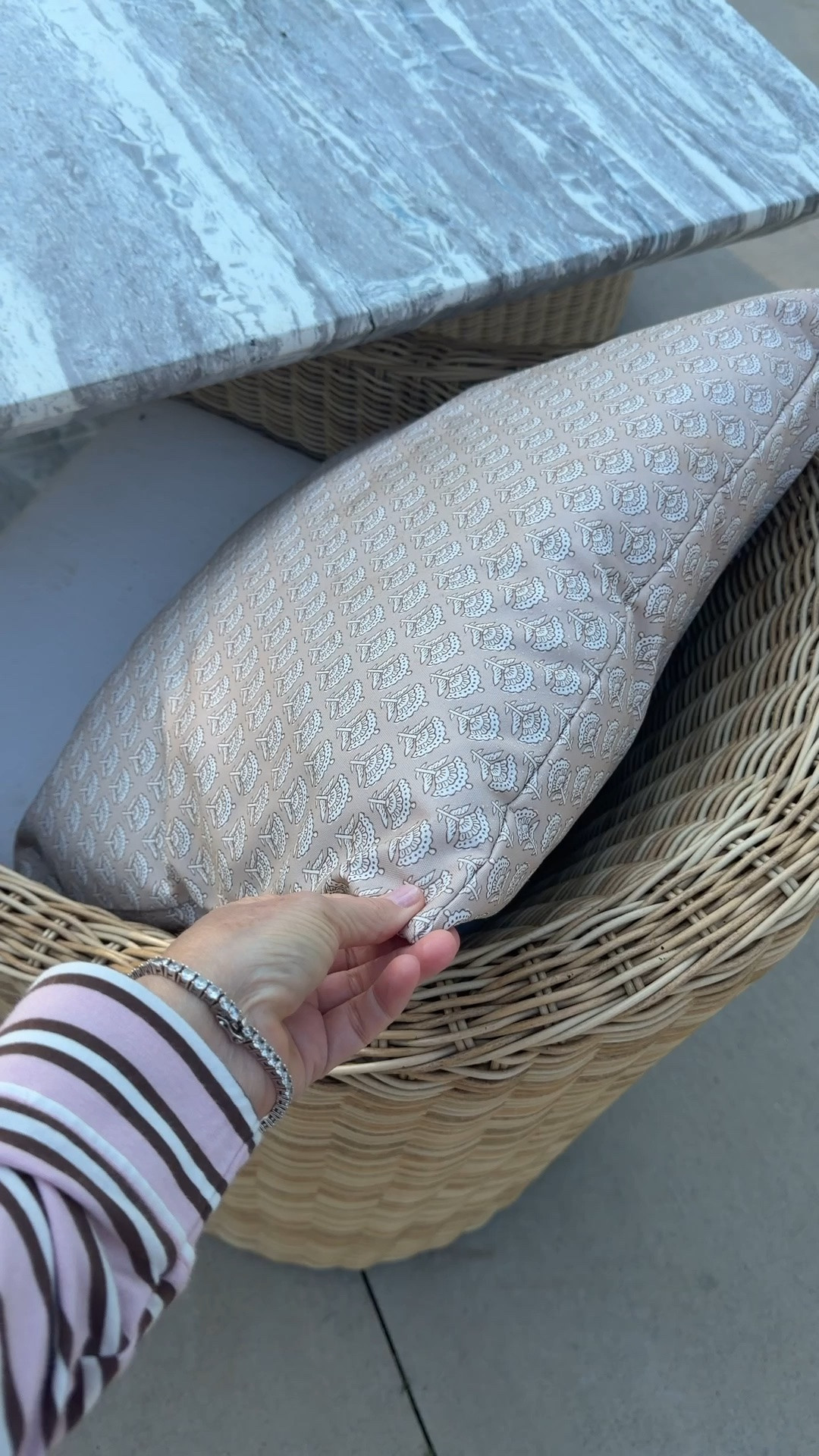 20 x 20 outdoor pillows under $15