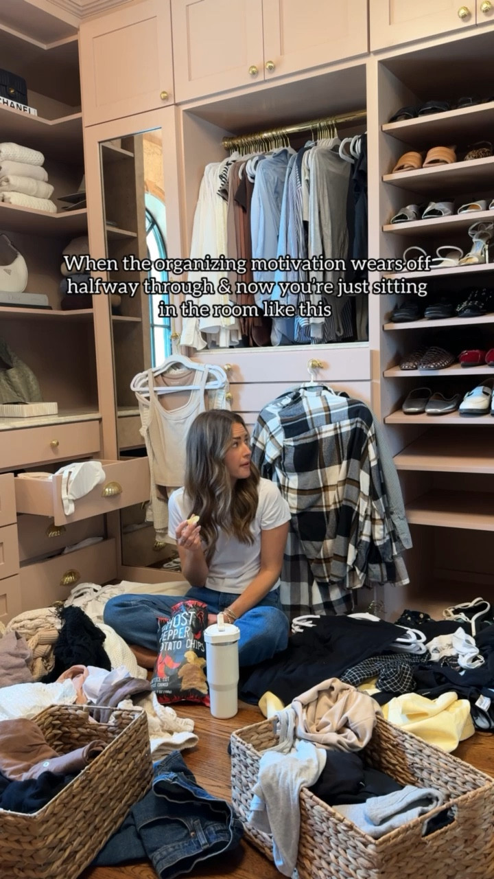 Helllllllpppp the organizing never ends!!!! 🫠
Paint color: Sherwin Williams Interface Tan



#LTKHome