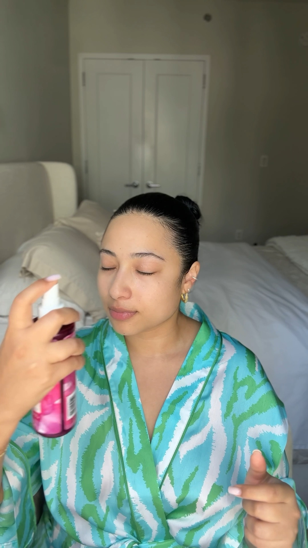 My current morning/pre-workout skincare routine that leaves my skin feeling hydrated and glowy!🫧🤍✨

#LTKFindsUnder50 #LTKBeauty #LTKFindsUnder100