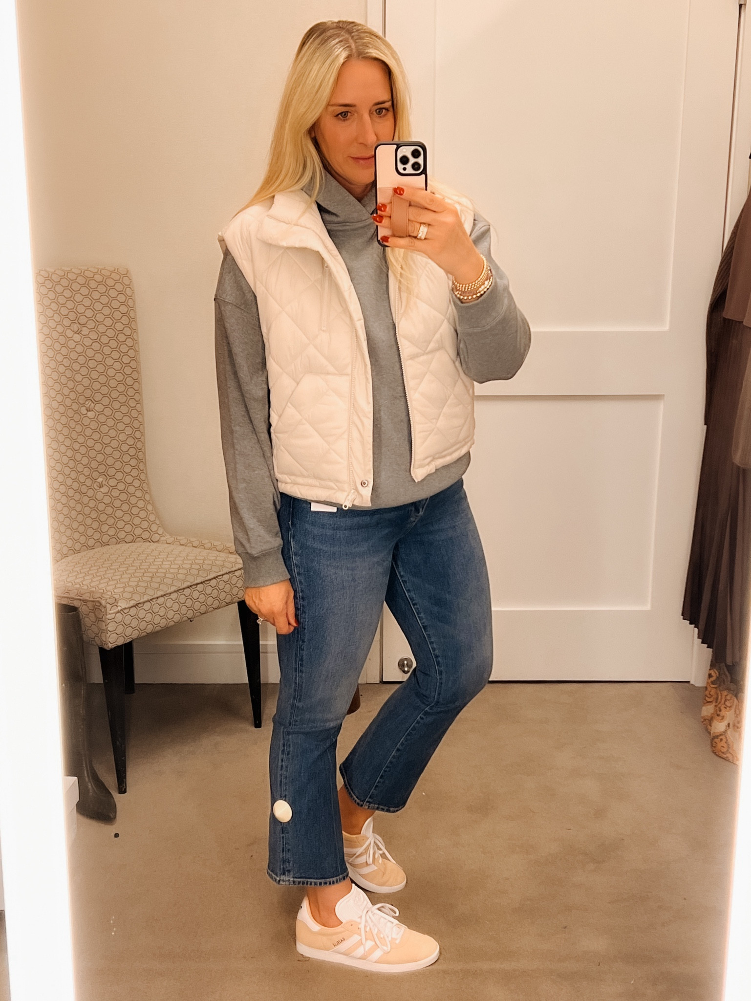 NSale
Nordstrom Sale
Athleisure 

Zella vest - runs true to size. Wearing a medium

Gray sweatshirt - sized down to a small

Pistola Lennon jeans - runs true to size. 

Adidas Gazelle on NSale

#momstyle
Causal style
Fall style



#LTKFitness #LTKxNSale #LTKSummerSales