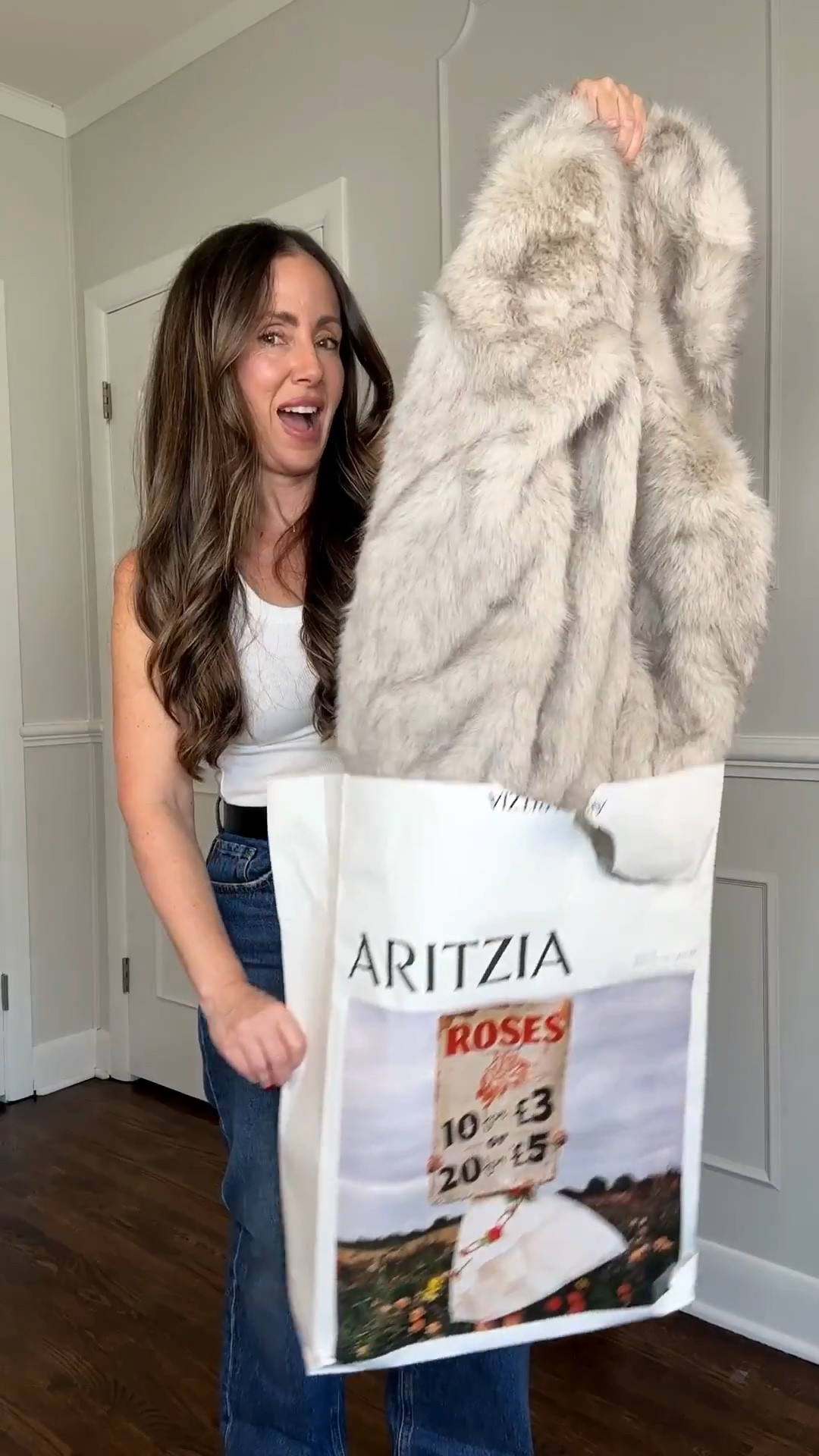 Fur coat: xs
Cropped jacket: xs
Blazer: 4
Sweater: S