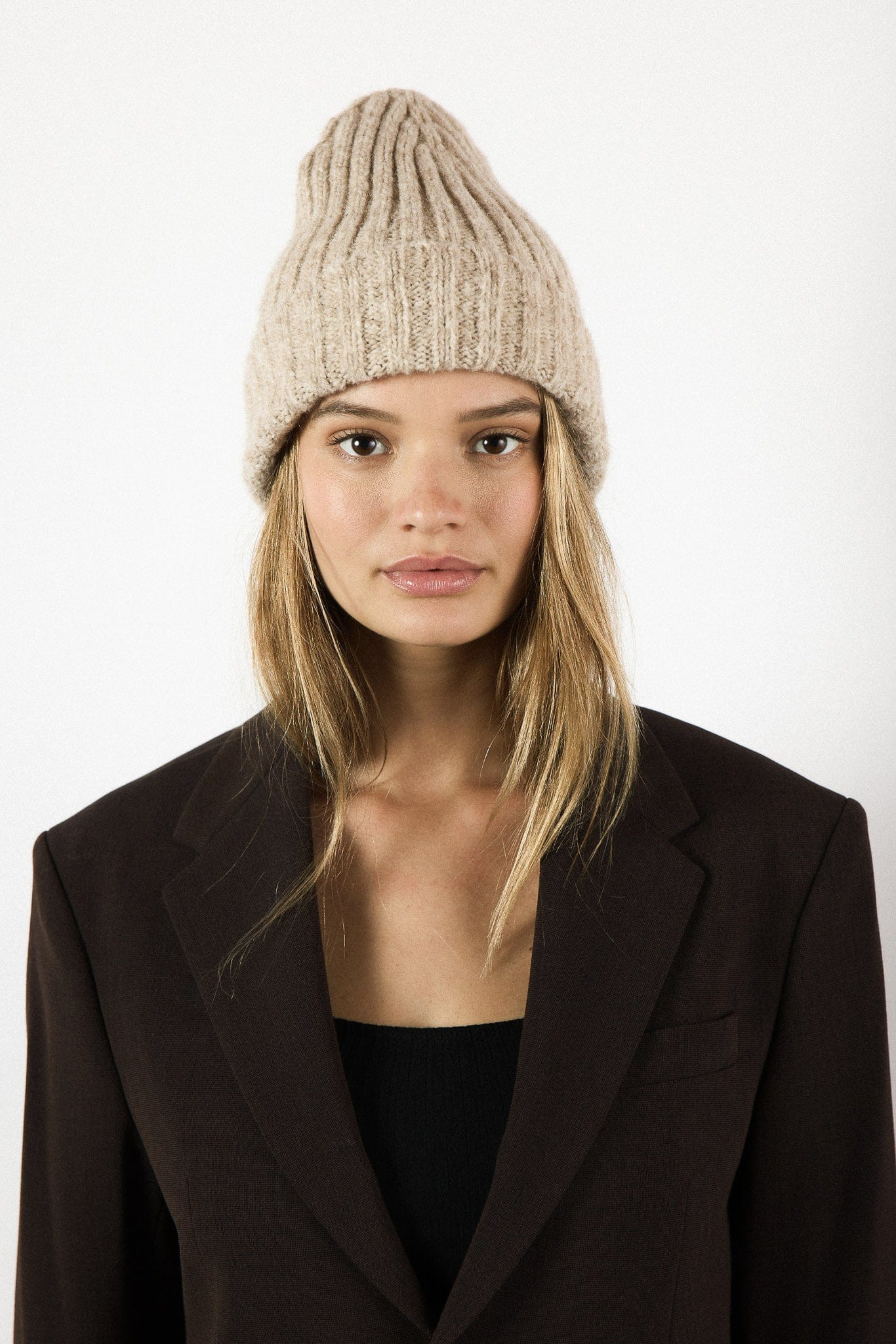 Mindy | Janessa Leone