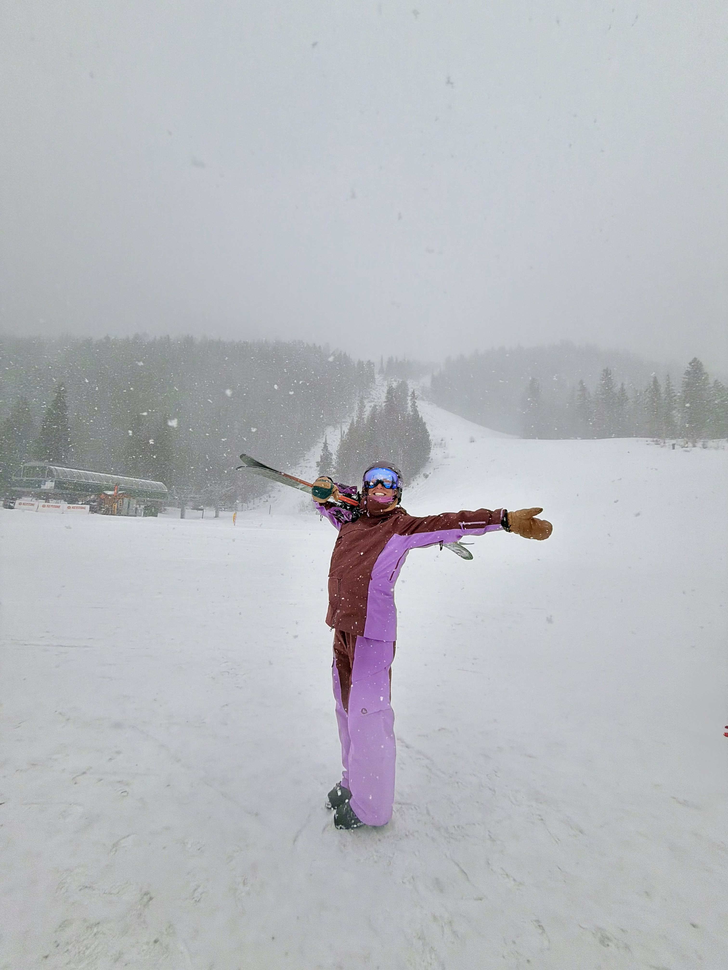 Obsessed with this SENIQ ski outfit paired with my Zeal goggles for the cutest mountain combo all season! 

 #LTKdayinmylife #LTKActive #LTKTravel