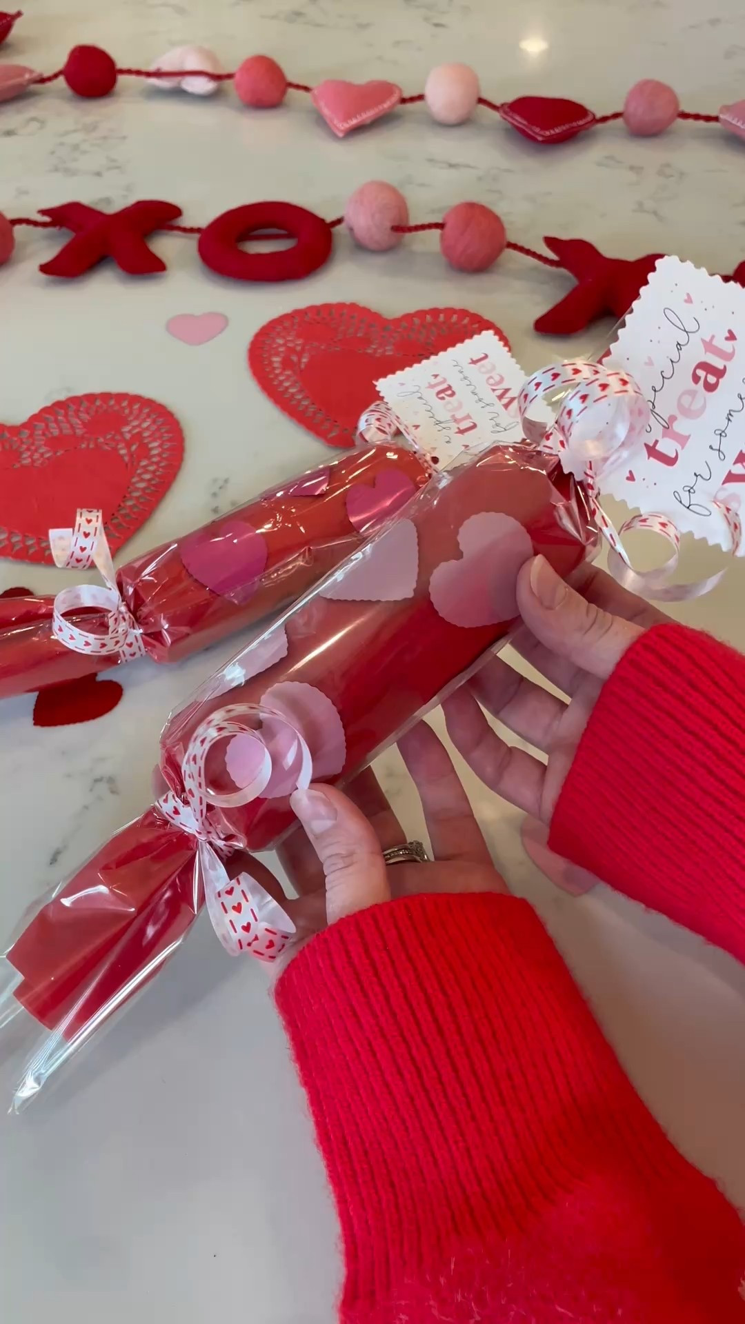 DIY Valentine’s Day treat!! Valentines gift box! #valentinesday #diyvalentines #valentinestreat

#LTKKids #LTKSeasonal #LTKmomlife