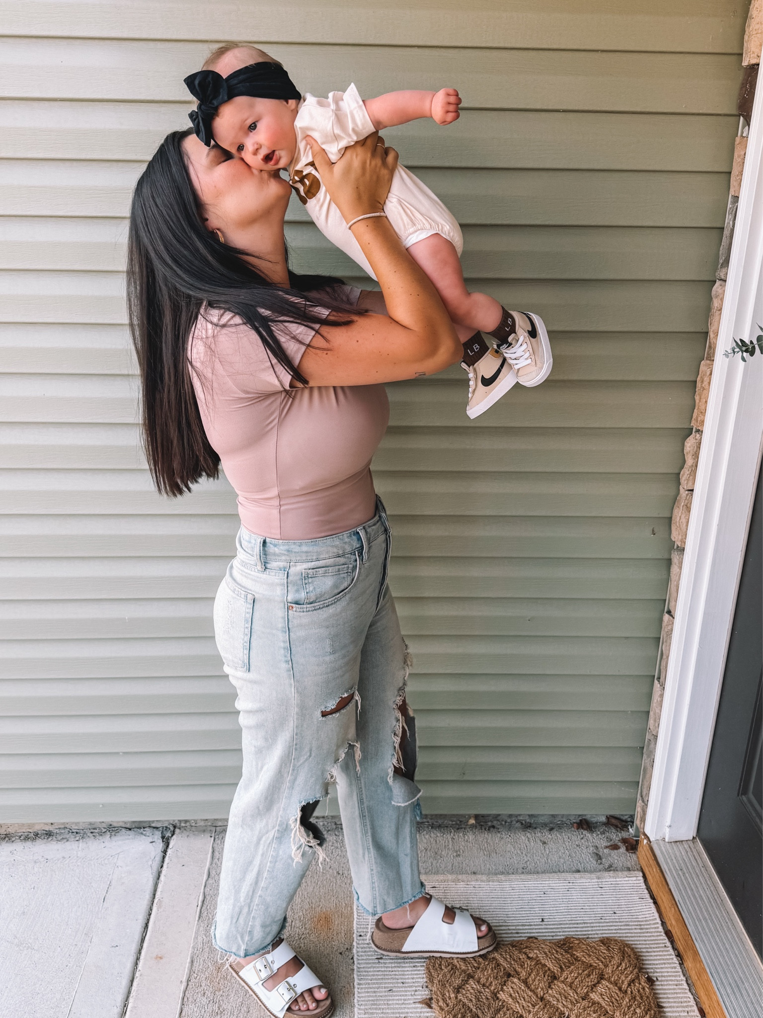 Amazon top on sale for $9.99! Skims material 

#LTKMidsize #LTKSummerSales #LTKSaleAlert