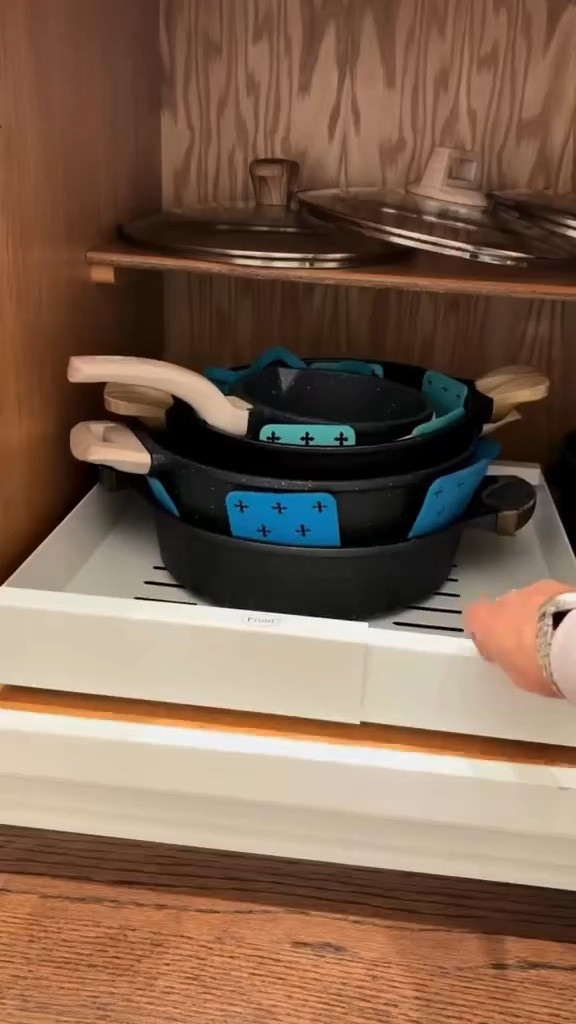 Una manera de mantener la cocina ordenada y aprovechar al máximo el espacio es usando organızadores de cajones. ya que te ayuda aprovechar el espacio al máximo de tu cocina al máximo. Este organizador de gabinete extraíble, expandible hara eso, el rango de ancho es ajustable y apto para cualquier gabinete de cocina.
Te lo recomiendo

• Comenta La palabra Shop para recibir enlace 🔗

#homedecor #Home #organization #kitchen #organizasyon

#LTKHome #LTKFindsUnder50 #LTKSaleAlert