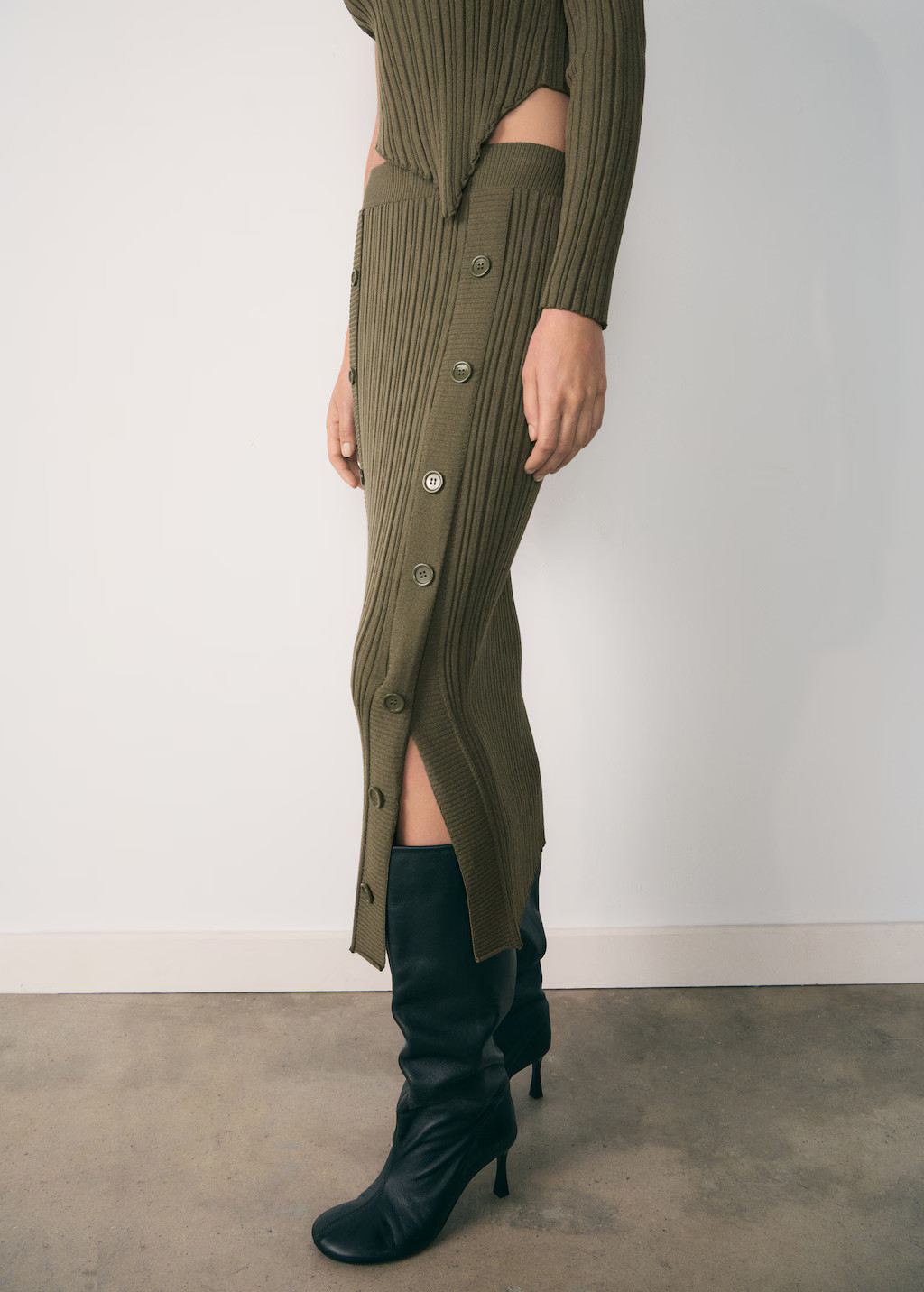 Buttoned knit skirt | MANGO (UK)