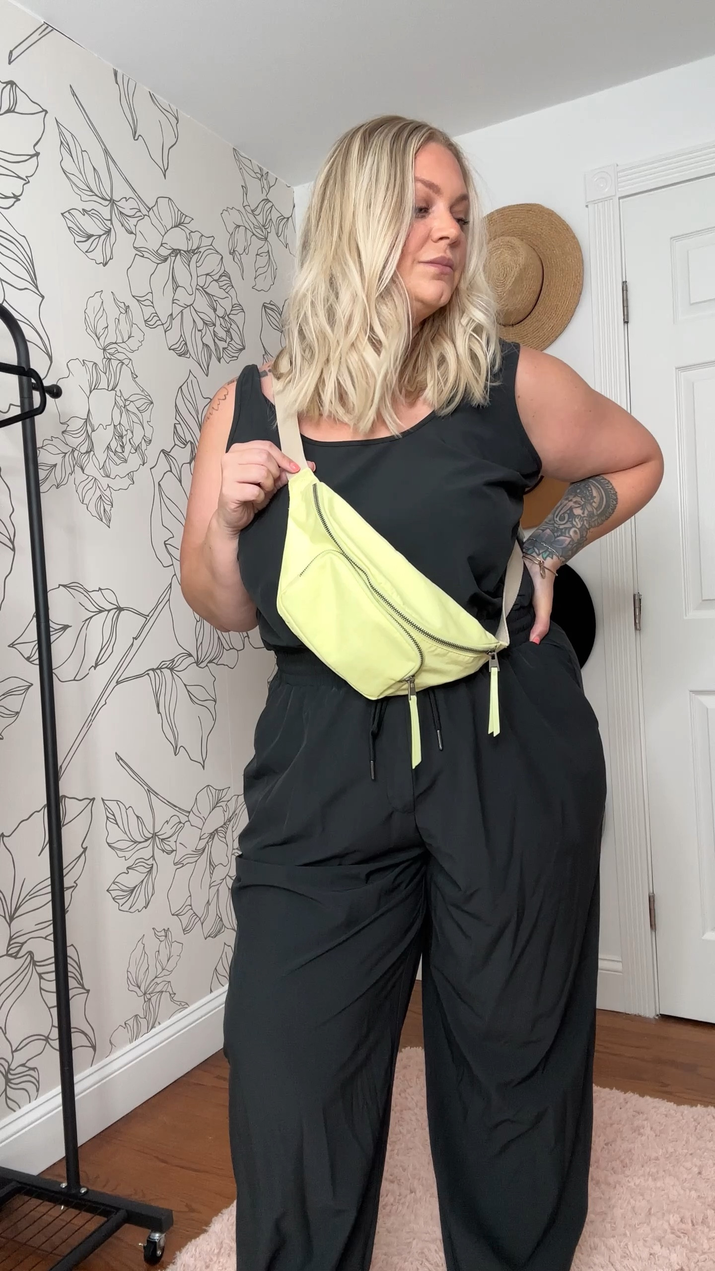 Abercrombie favorites as a size 18/20! Everything is 20% off right now!

Sizing:
Jeans 35
Jumpsuit XXL long
Sweatshirt XL
Dress XL
Bodysuit XL


#LTKFind #LTKcurves