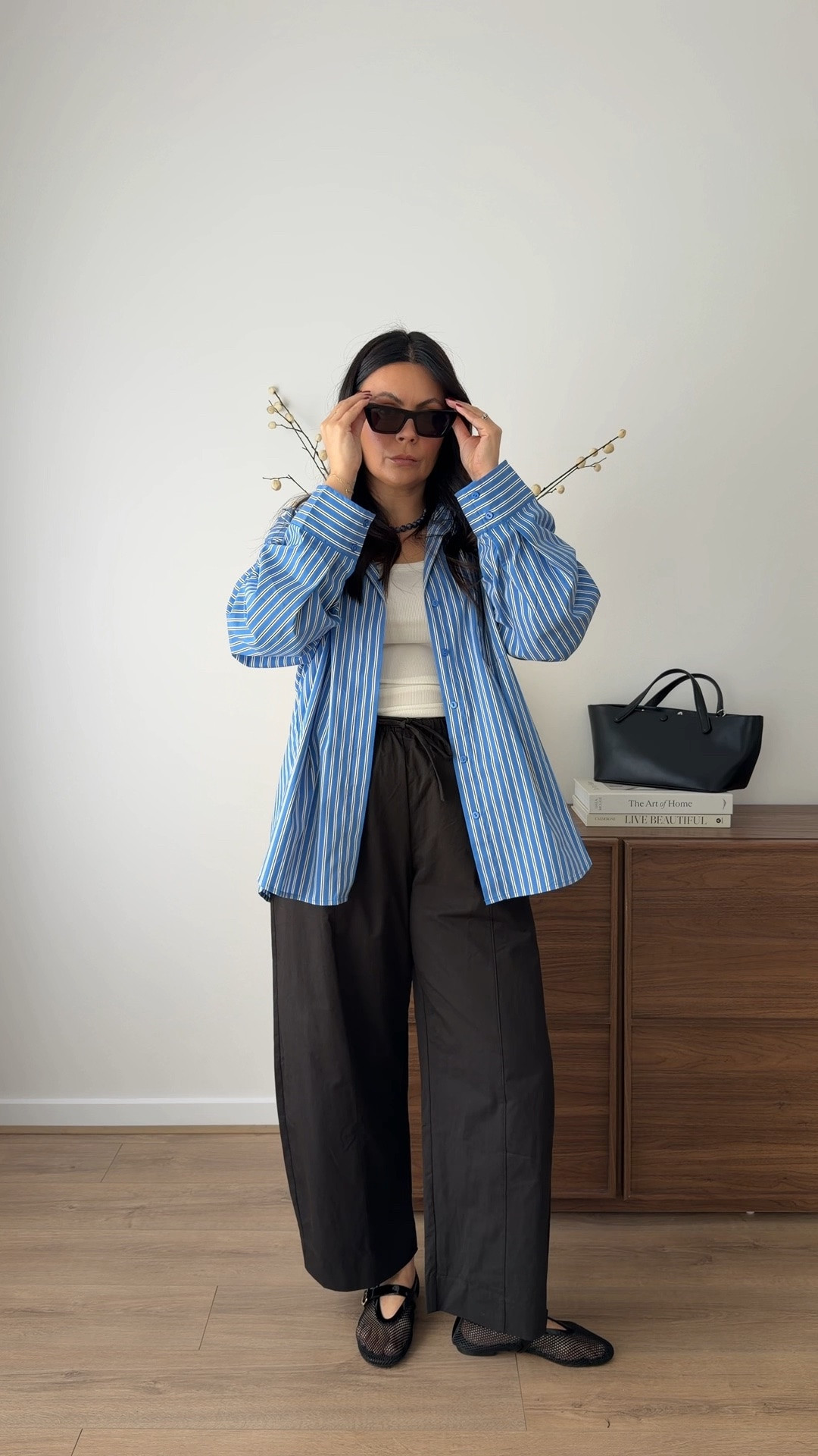 My favourite outfit formula - oversized shirt, tank and a barrel leg pant

#LTKaustralia #LTKwinter #LTKstyletip