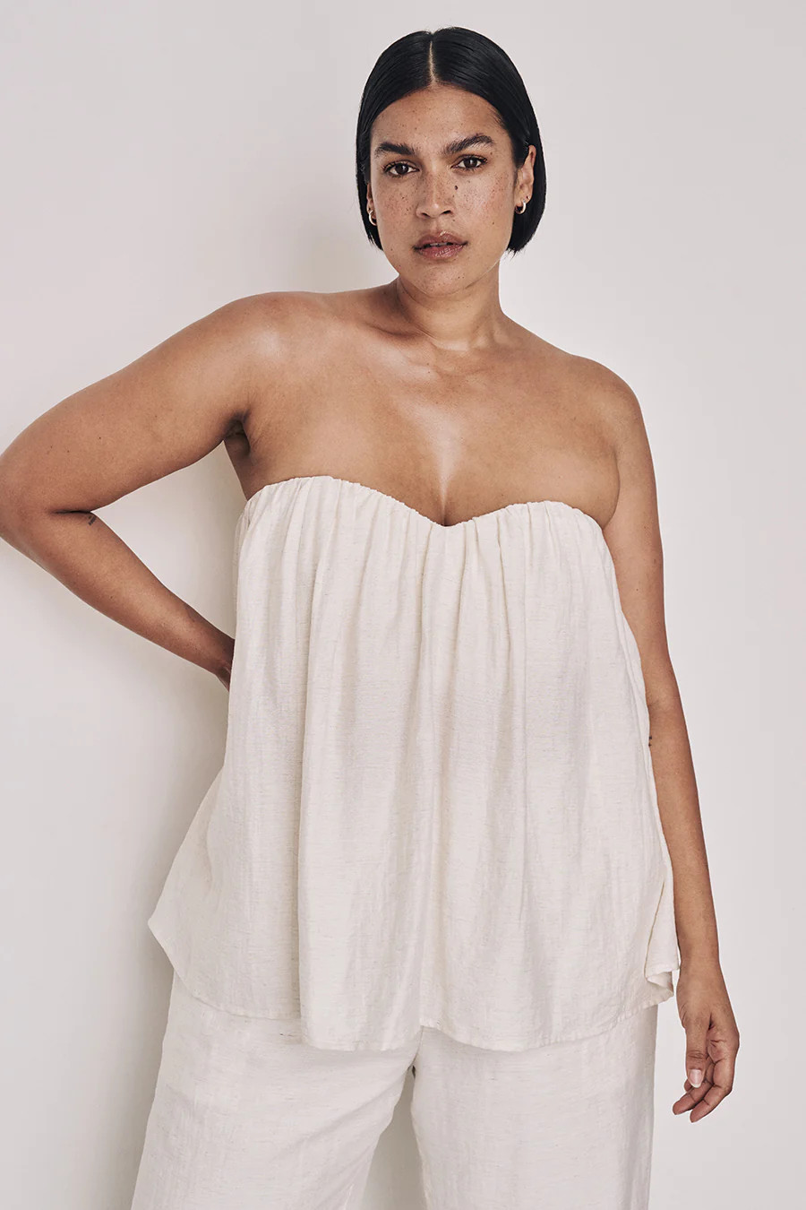 SHANIYA OFF WHITE STRAPLESS TOP | DISSH
