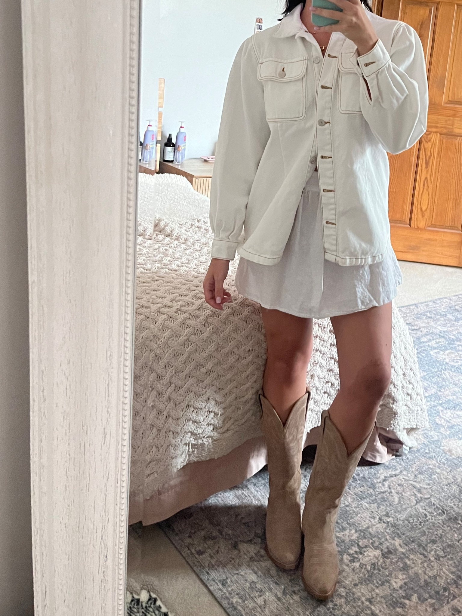 Country concert inspired🤍👢

#LTKStyleTip #LTKFindsUnder100 #LTKSeasonal