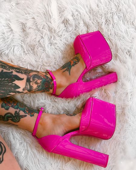 Valentino pumps #barbie