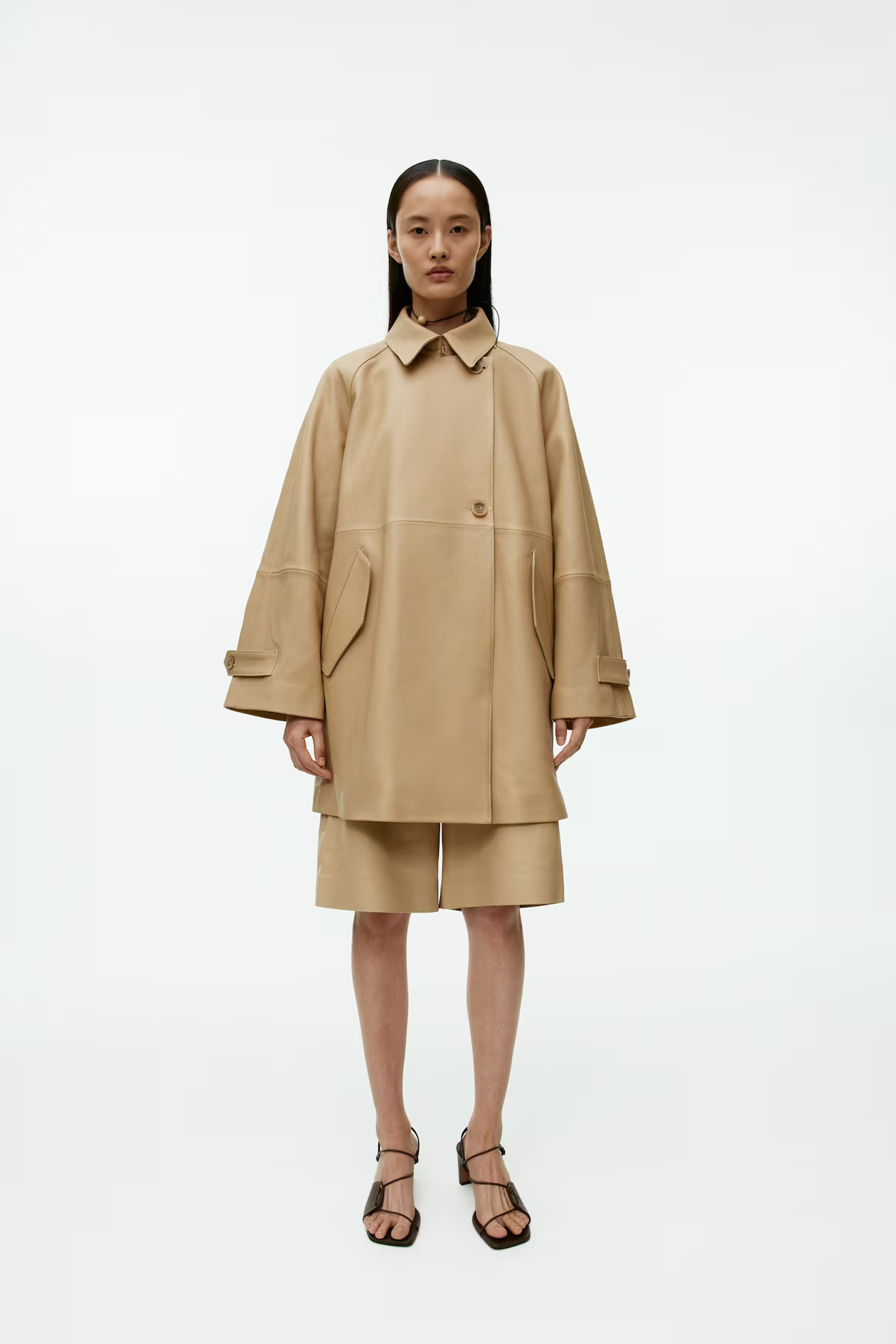 Kurzer Trenchcoat aus Leder - Beige - Ladies | H&M AT | H&M (DE, AT, CH, NL, FI)