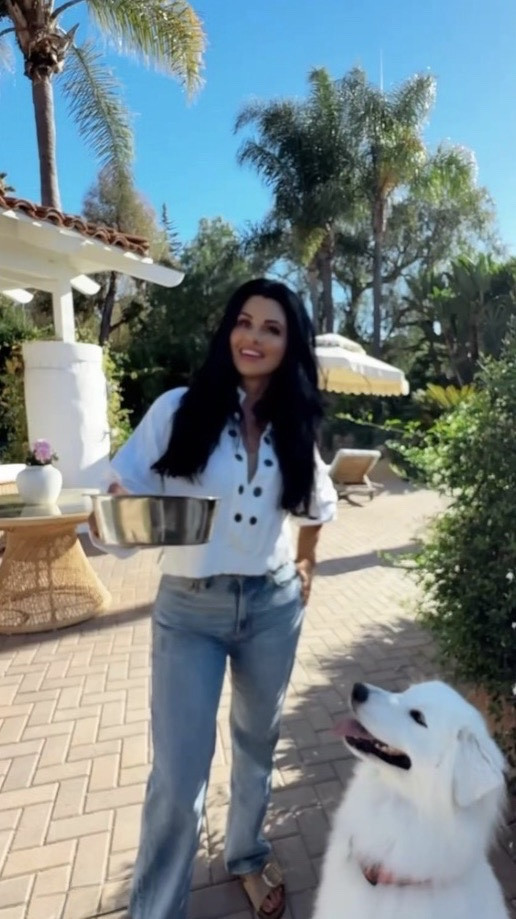 🐾✨ Have You Heard Of Coat Color Specific Dog Food?✨

If you have a white dog, you know the unique challenges of keeping their fur bright and free from tear stains! 

Nature’s Protection Superior Care by Kika USA, coat specific dog food offers specially formulated food for white dogs! (They offer formulas for red and dark dogs as well)!💕

My dogs absolutely ADORE this food, and the difference it has made is incredible. They are so energetic, and their coats are brighter than ever.

This isn’t just dog food; it’s a game-changer for their health and happiness. It’s packed with everything they need to thrive, and they can’t get enough of it!

Natures Protection Dog Food is now available at participating @petco locations in Los Anegeles, San Diego, and at Petco.com.

For more fun lifestyle tips, follow @marneys_tidbits 🌸 oand explore my blog at marneystidbits.com!

#dogkibble #denim #dogfood
#whitetop #petfood #jeans