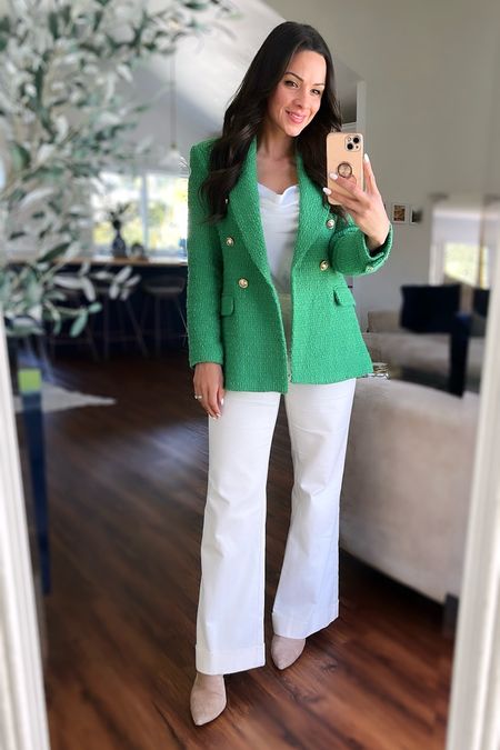 Happy Monday, everyone! Who else is excited to break out their spring wardrobe? This Kelly Green blazer is a total spring and summer favorite. I've linked a similar one for you to shop today. #MondayMotivation #SpringStyle

#LTKSeasonal #LTKSpringSale #LTKbeauty