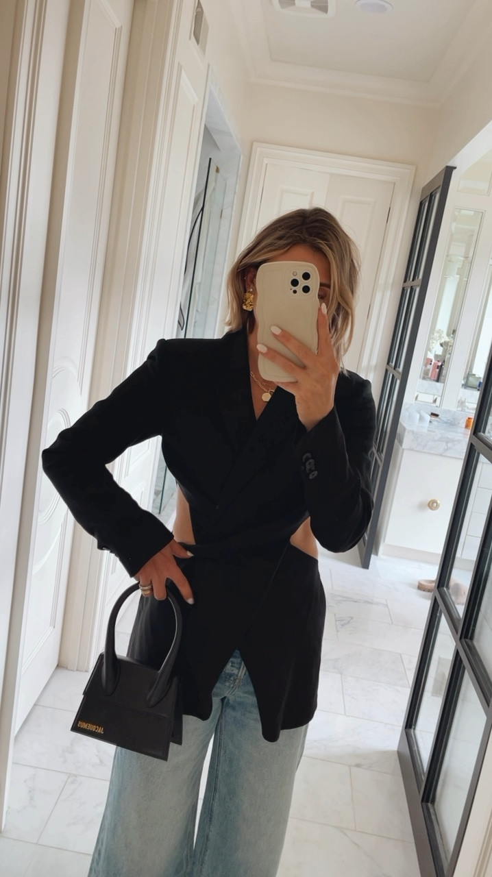 Obsessed with this cutout blazer. I'm wearing size small and I'm 5'7 for reference 