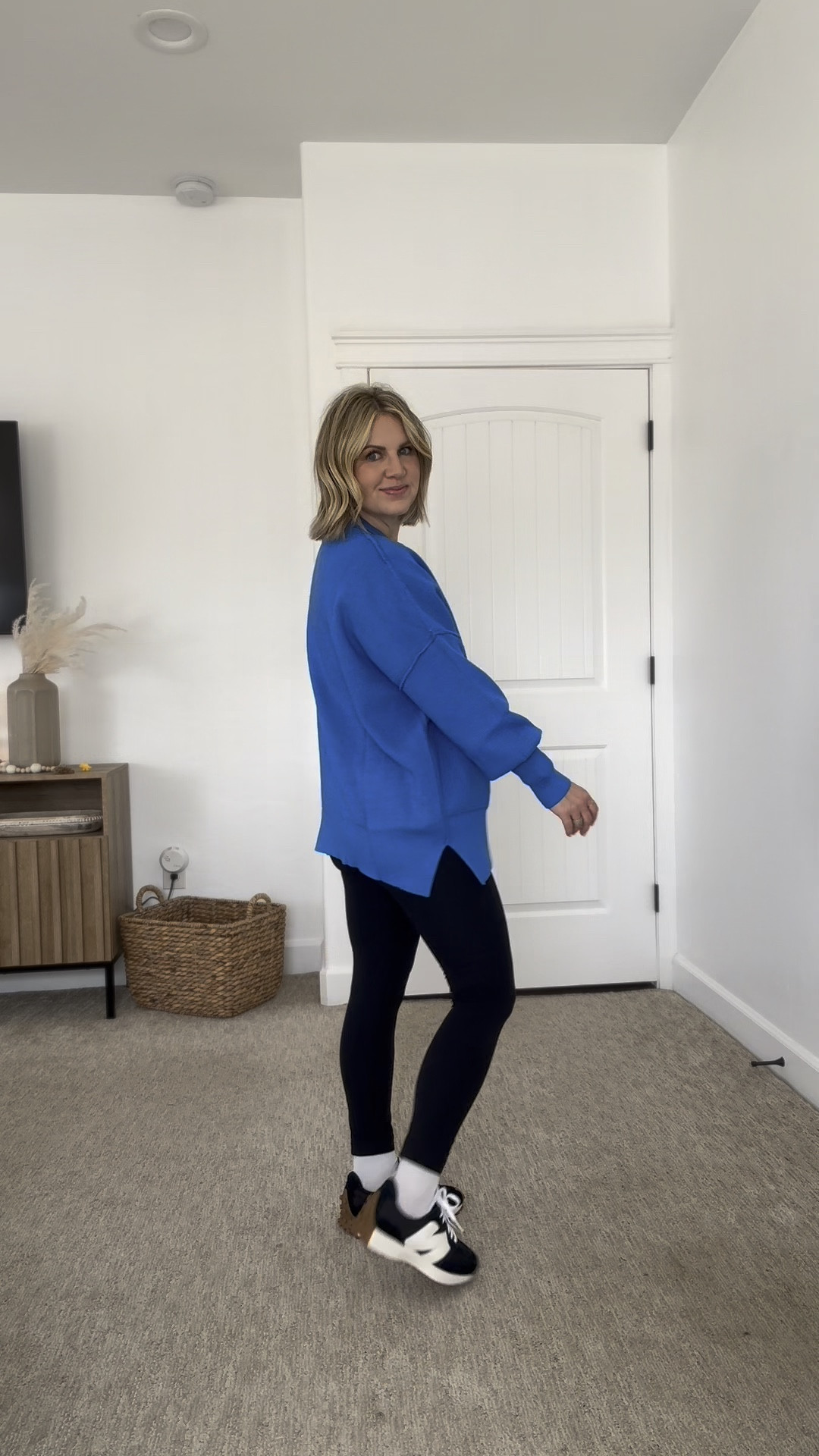 Officially have this sweater in multiple colors…it’s so good and there are SO many color options! Also proud of myself for trying out an athleisure look! I’m a fan! Wearing a small in the sweater!