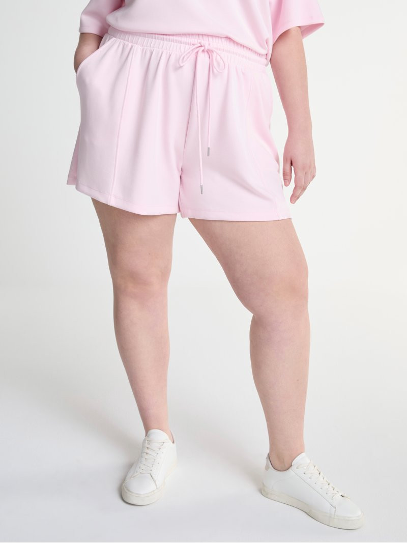 Scoop Women's and Women’s Plus Ultimate ScubaKnit Seamed Shorts, Sizes XS-4X | Walmart (US)