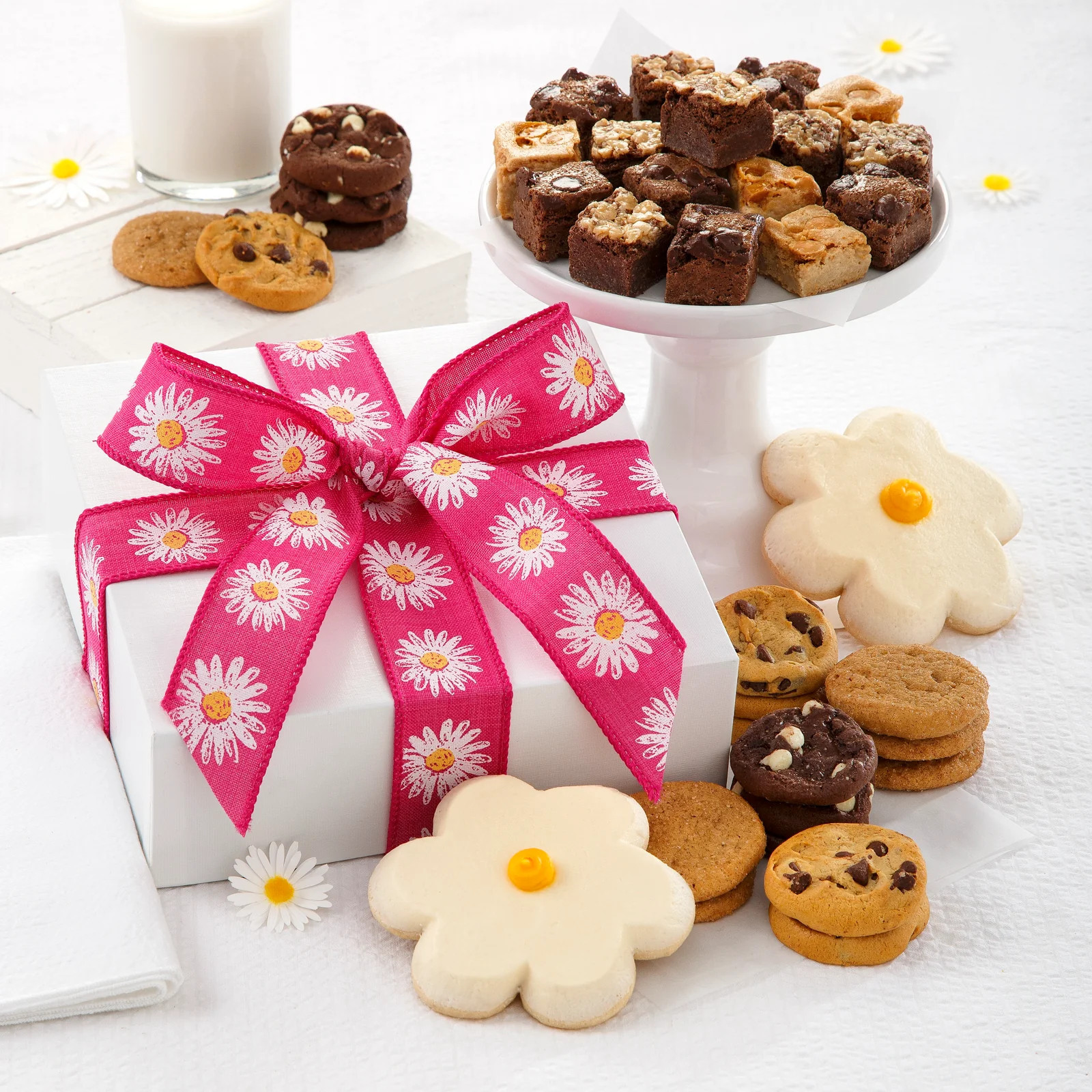 Daisy Chain Cookie Box | Mrs. Fields