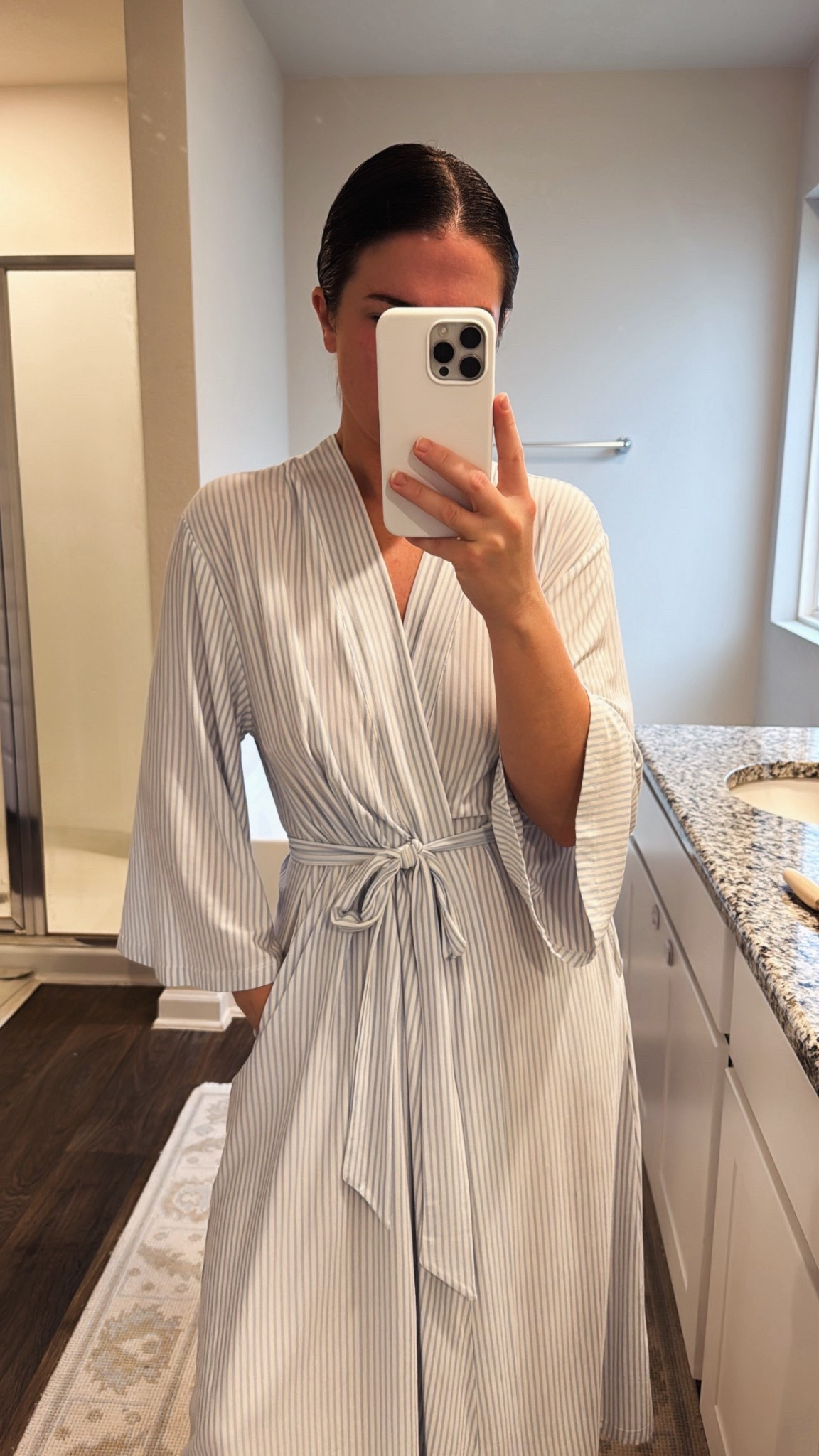 Best robe I’ve ever had @lakepajamas 