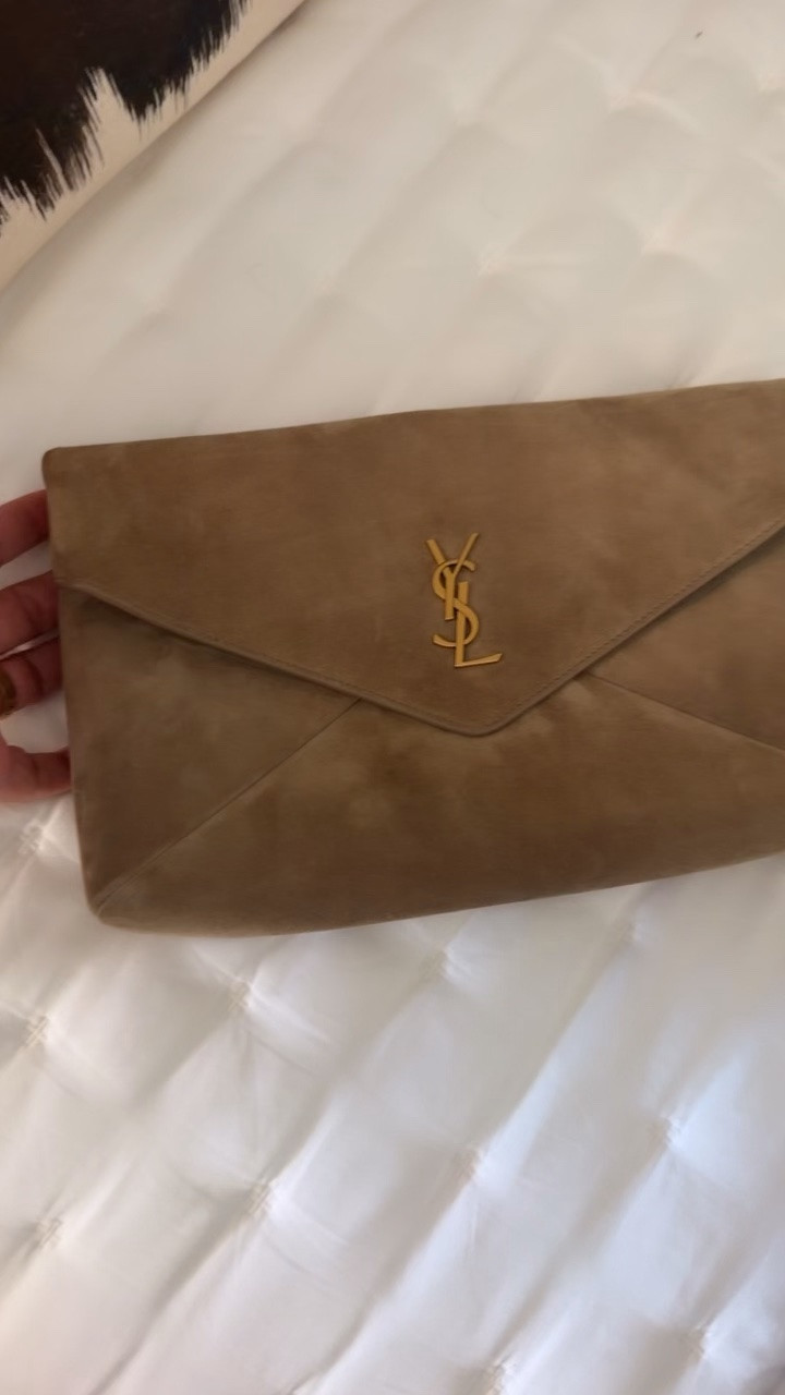Luxury clutch bag that actually holds a lot more than you would think and it goes with so much

#LTKTravel #LTKWorkwear #LTKCon