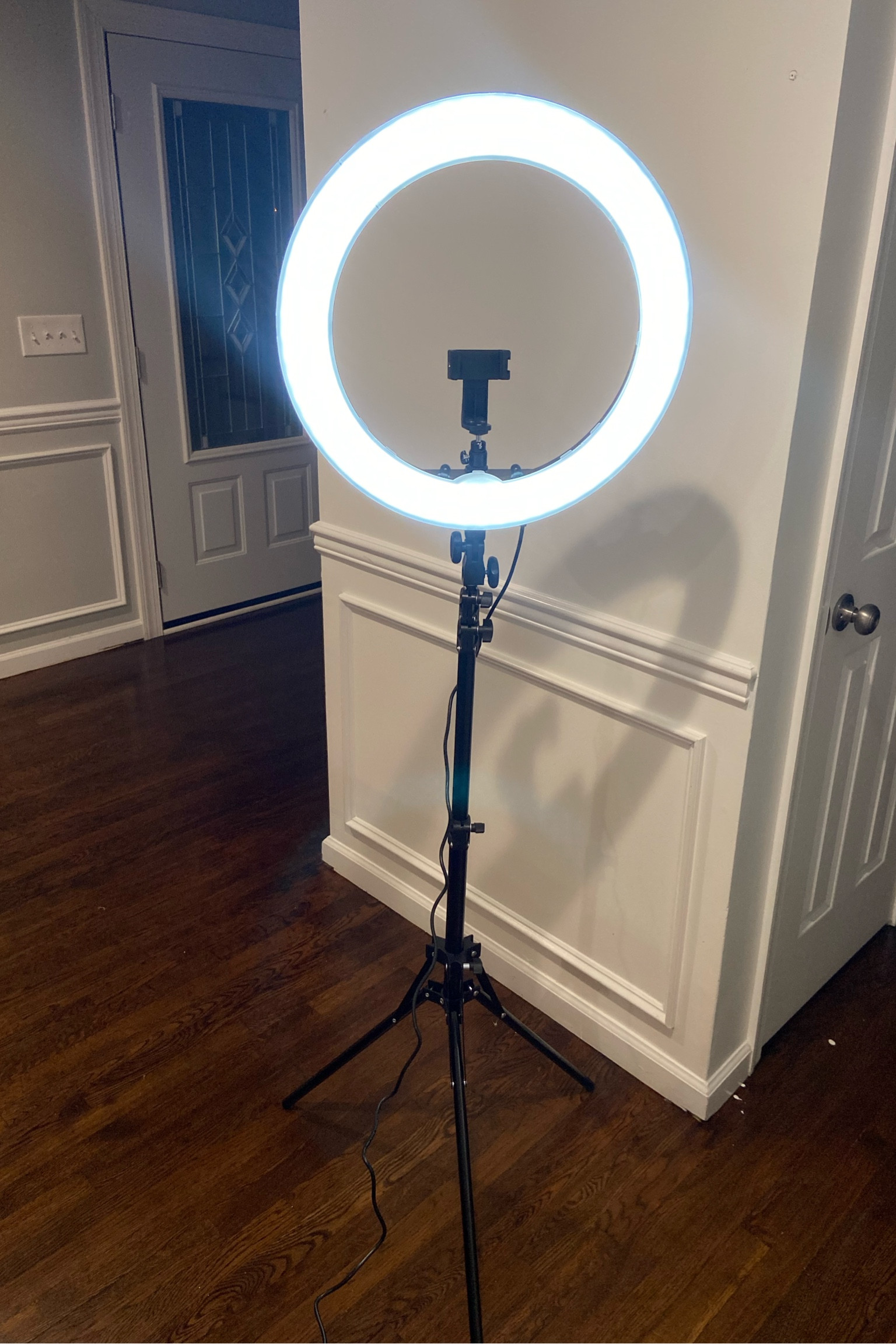 A ring light that gets the job done without breaking the bank 😉

Super excited about this ing light. It was super easy to set up, includes the phone adapter, two light filters and can me dimmed. 
Best of all… it includes a bag to store it in when not in use. 


#LTKfindsunder100 #LTKU