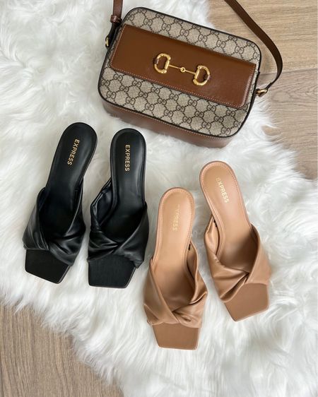 Neutral heels…tts
Gucci shoulder bag


#LTKitbag #LTKstyletip #LTKU