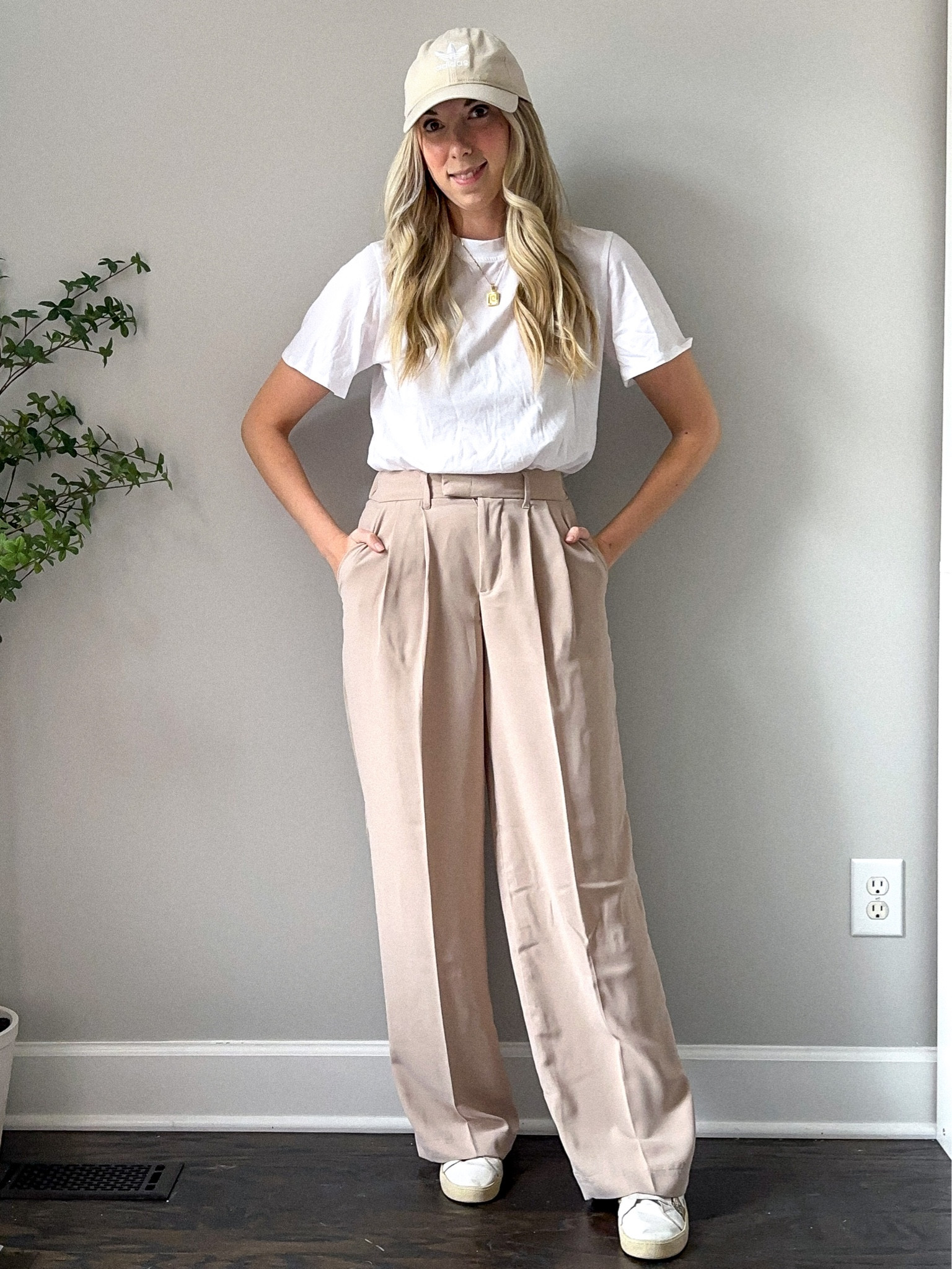 Wide leg pants outfit with Tshirt bodysuit 




#LTKstyletip #LTKunder50 #LTKworkwear