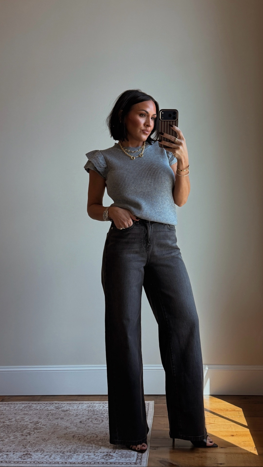 The $17 TOP with the $27 JEANS?! Walmart, excuse me. 😂 This little ruffle sleeve top is so cute tucked into these jeans, and the whole outfit is $44 before shoes + accessories. THAT is a good little budget outfit.
