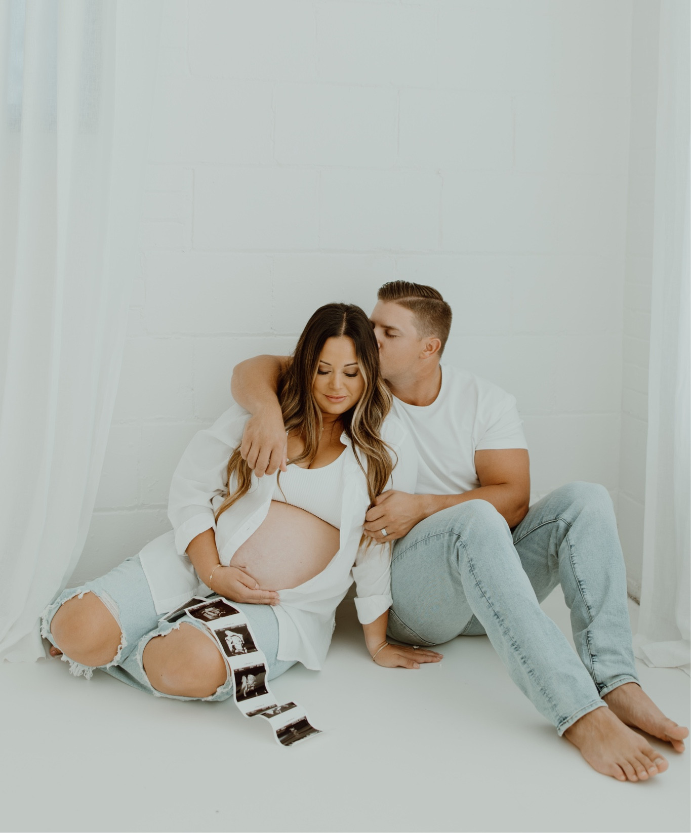 Maternity // couples // photo outfit ideas // 

#LTKbump #LTKfamily #LTKbaby