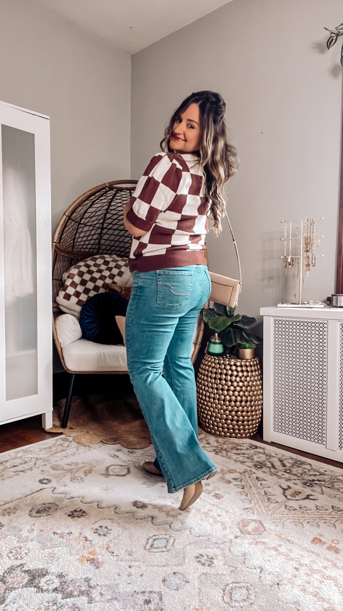 Casual outfit in flare jeans 🤎

I love this short sleeve sweater for spring outfits and my curvy denim is so comfy! Wearing a size 12 short.

Petite outfit, plus size, midsize, Amazon fashion, Levi jeans, checkered print, checkered sweater, mom outfit, casual work outfit, weekend outfit, curvy jeans, midsize jeans, petite jeans

#LTKPetite #LTKPlusSize #LTKMidsize