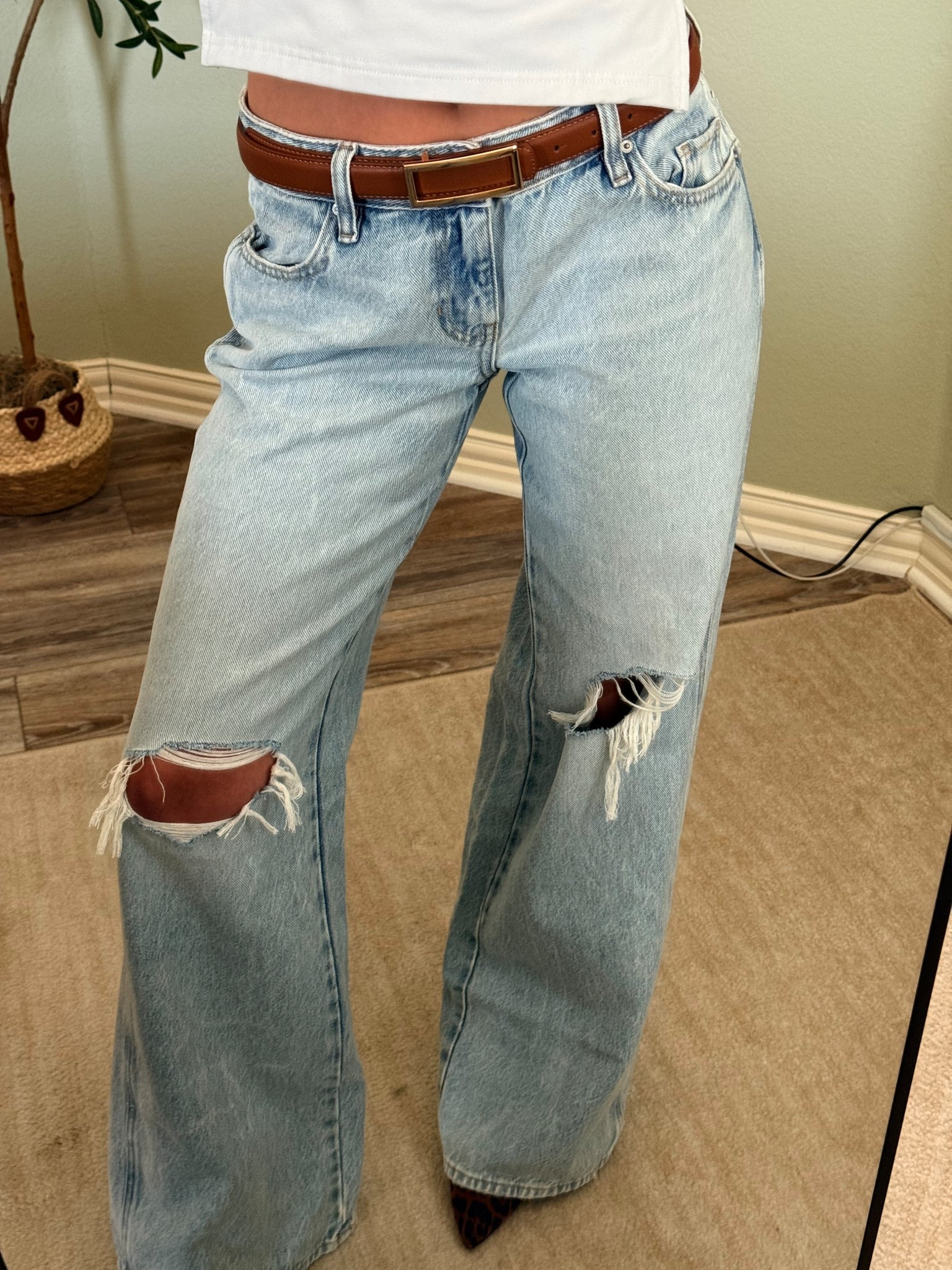 Wearing size 25 in pacsun jeans — I ordered a size too large but don’t mind the baggy look! Reversible belt, amazing quality and dolce vita pointed toe cheetah pumps.

#LTKPetite #LTKStyleTip #LTKSeasonal
