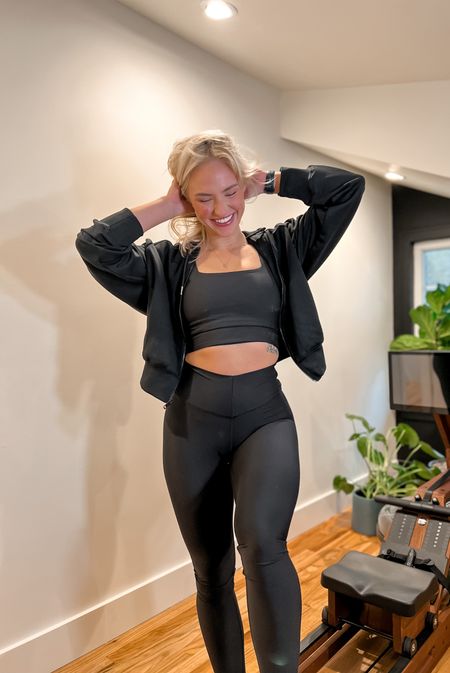 I recommend staying true to size with everything!! I wear a small in leggings and tops that are linked, and I wear a medium in both zip up hoodies

#ad #abercrombiestyle #abercrombiepartner #YPBpartner


#LTKfit