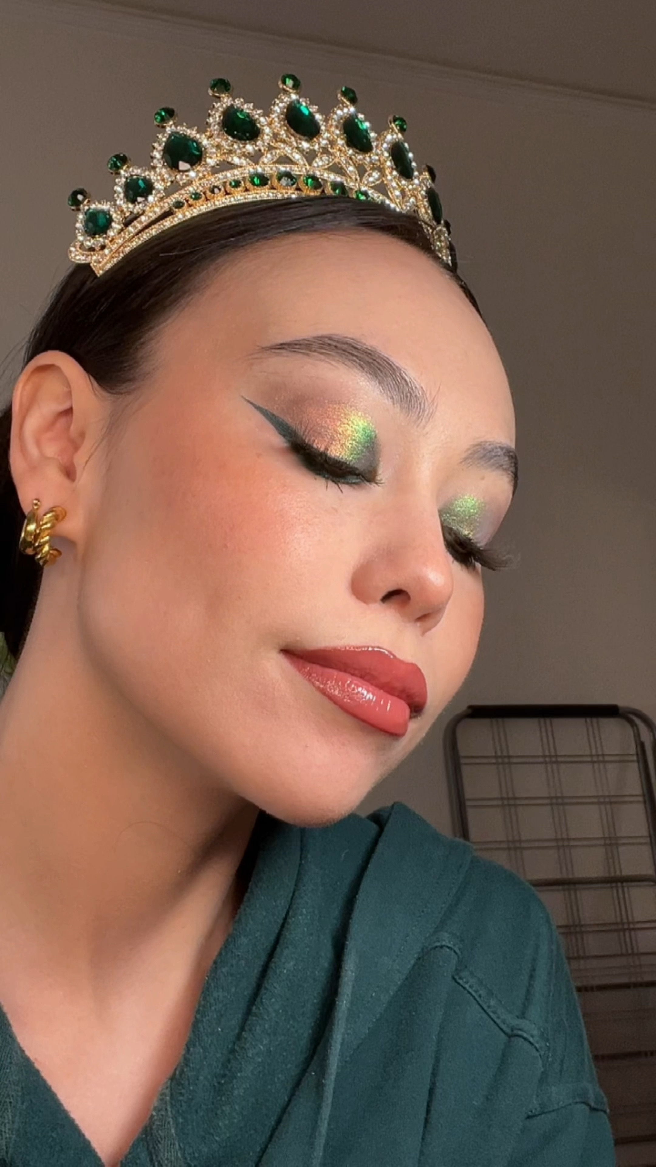 ✨Green Queen✨ makeup look 💚 inspired by the crown that Cocokind sent me 👑 and the bedazzled bottle of their serum!! Truly such a great serum for getting rid of dark spots/hyperpigmentation 👏🏼 

#greenmakeup #princessmakeup #queenmakeup #royalmakeup #greenqueen #greenprincess #emeraldgreen #greenmakeup #duochrome #duochromeeyeshadow #duochromemakeup #multichromeeyeshadow #multichrome 

#LTKbeauty #LTKxTarget #LTKxSephora