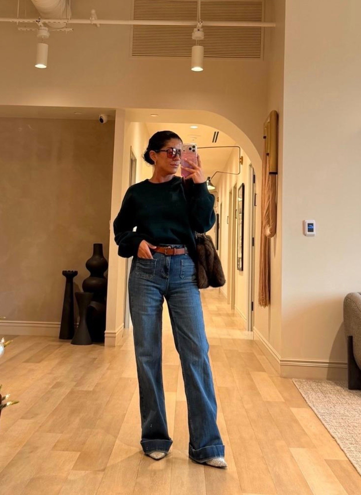 Denim season is calling 🤎👖 Loving this simple mix of wide-leg jeans, a cozy knit, and statement accessories.

#DenimStyle #FallOutfit #EverydayStyle

#LTKootd #LTKSeasonal #LTKstorytime