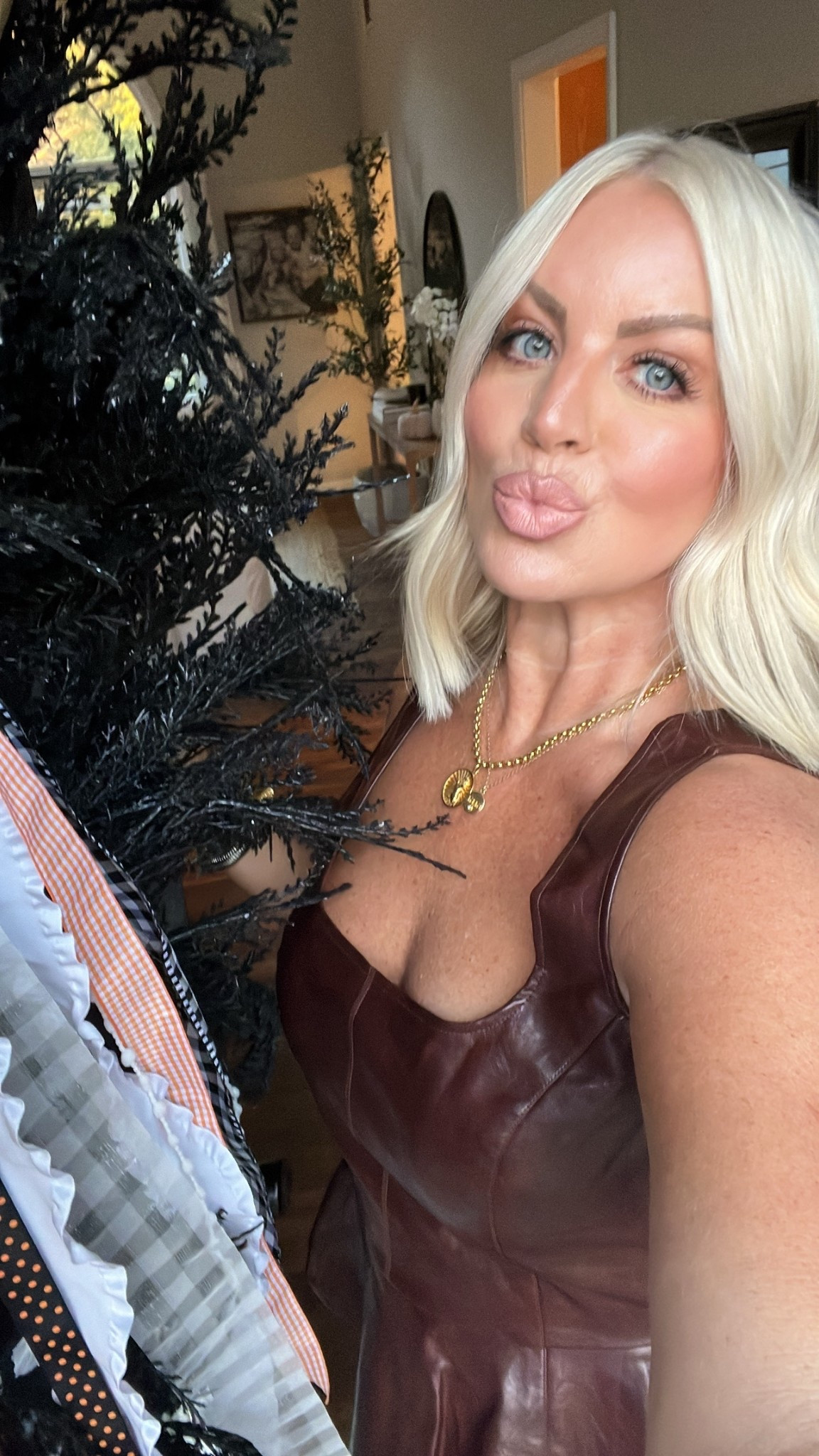 Shades of fall. Oxblood vegan leather peplum tank. Transition piece. Fall styling. 

Merlot tank. 
Merlot leather tank. 
Oxblood leather tank. 
Fall styling. 
Fall colors. 
Girls night out. 
Dinner date. 



#LTKStyleTip #LTKOver40 #LTKSeasonal