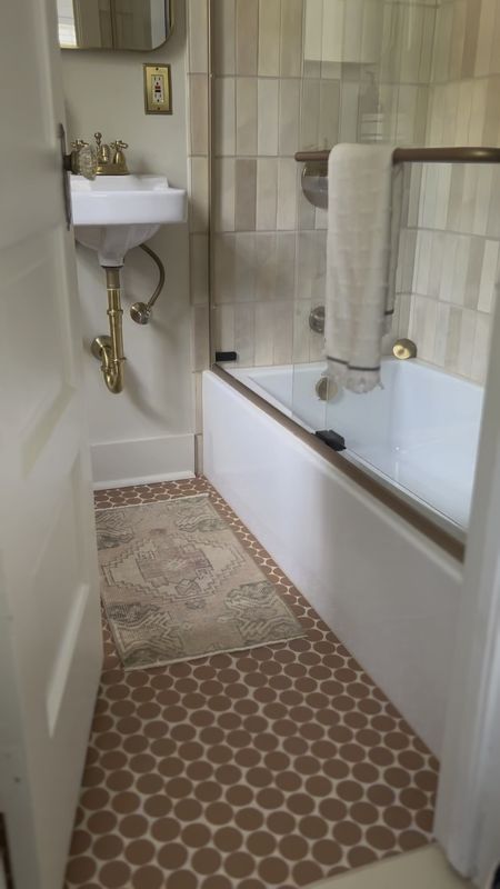 Guest bathroom, European modern, classic cottage bath, bathroom design 

#LTKhome